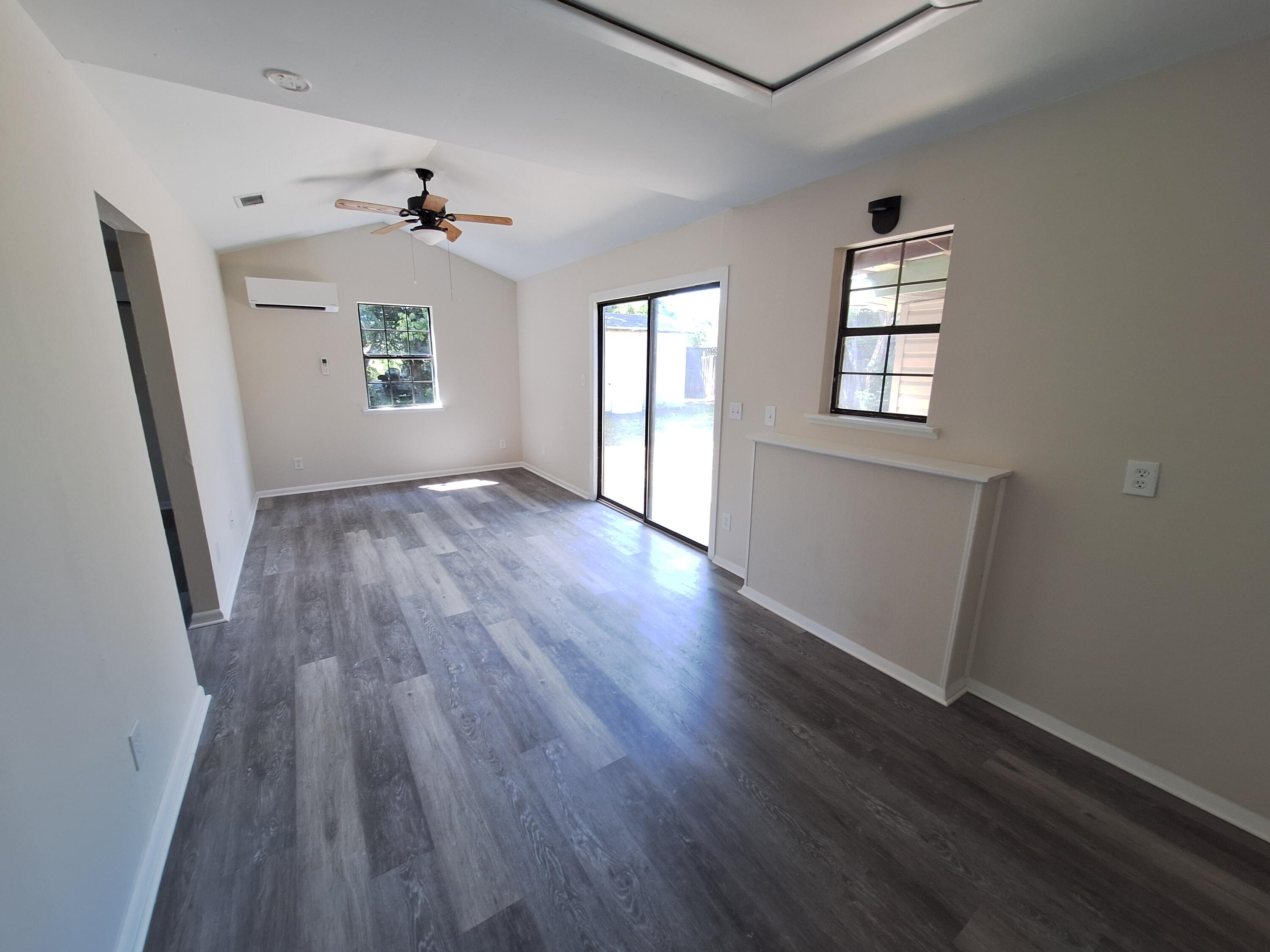 WYNNEHAVEN BCH EST LOT 15 BLK 23 - Residential