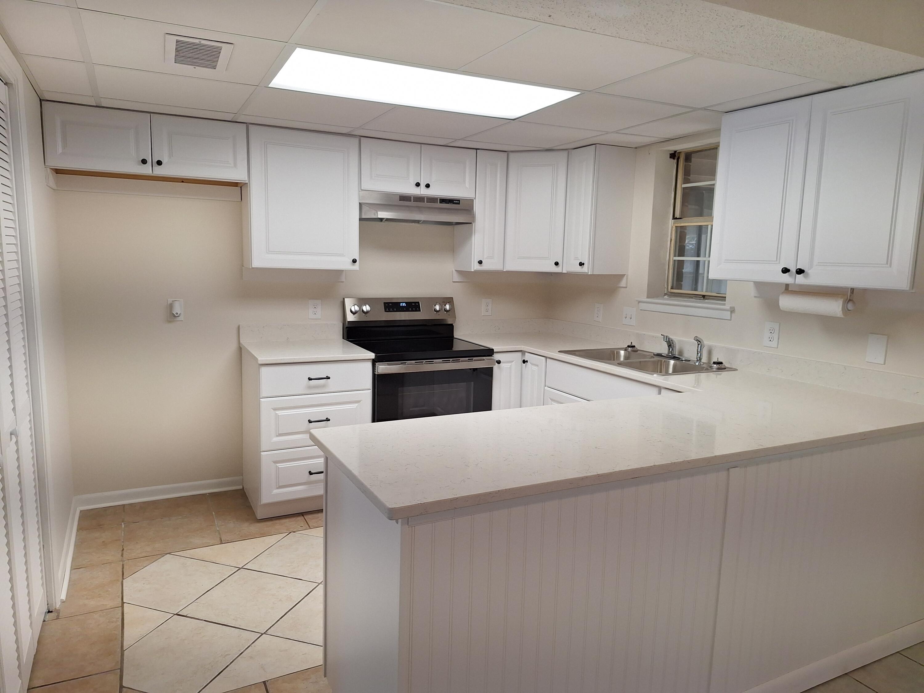 WYNNEHAVEN BCH EST LOT 15 BLK 23 - Residential