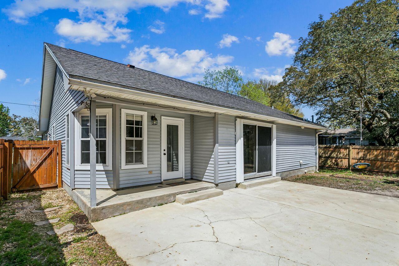 LESLIE MANOR - Residential