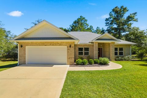 Photo of 100 Hidden Lakes Trail, DeFuniak Springs, FL 32433 (MLS # 988430)