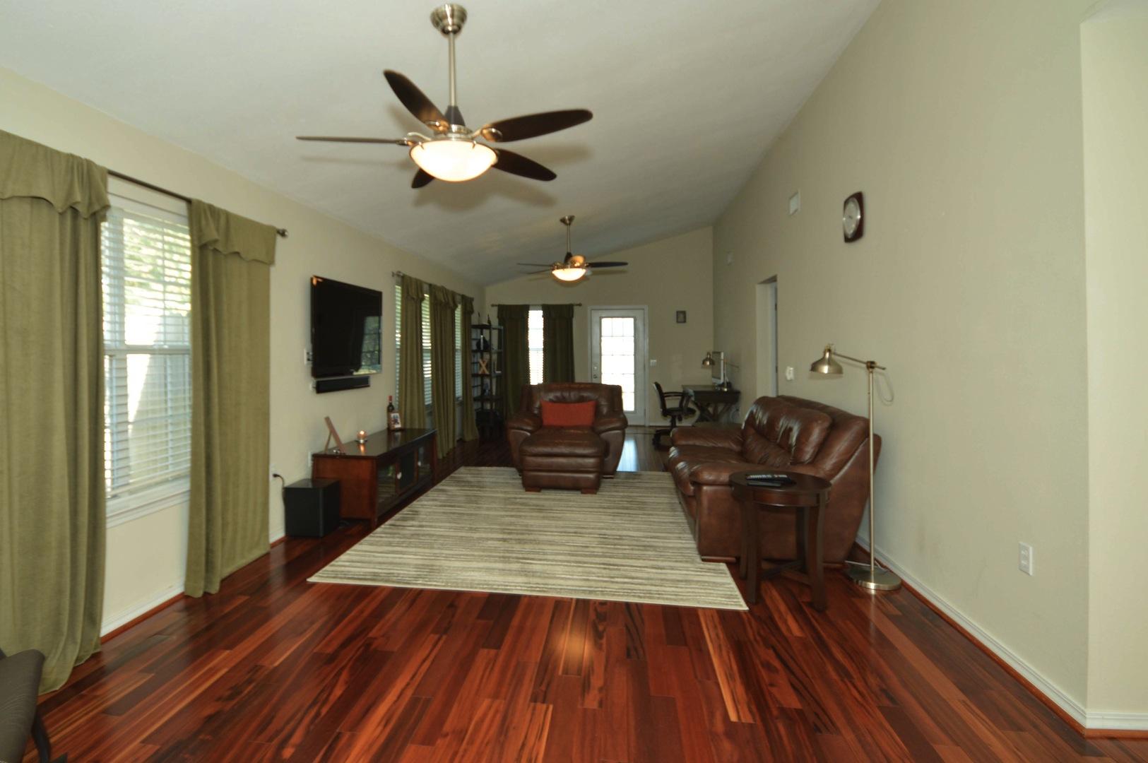 LIGHTHOUSE POINTE UNIT 3 - Residential