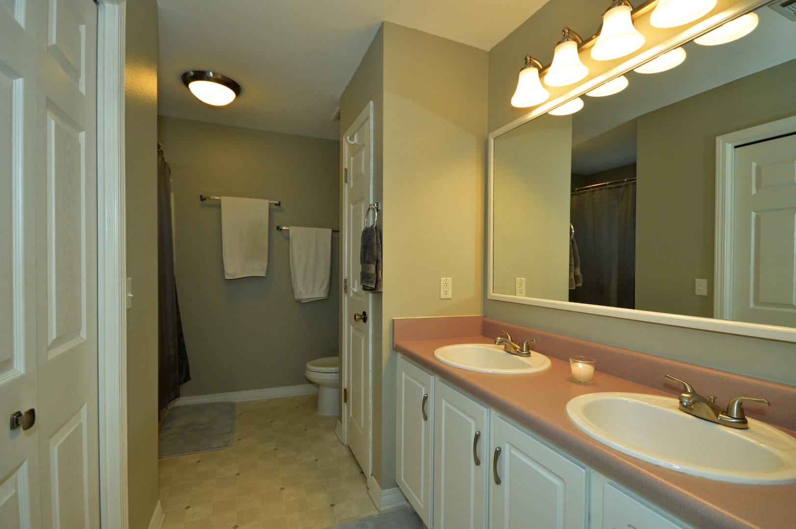 LIGHTHOUSE POINTE UNIT 3 - Residential