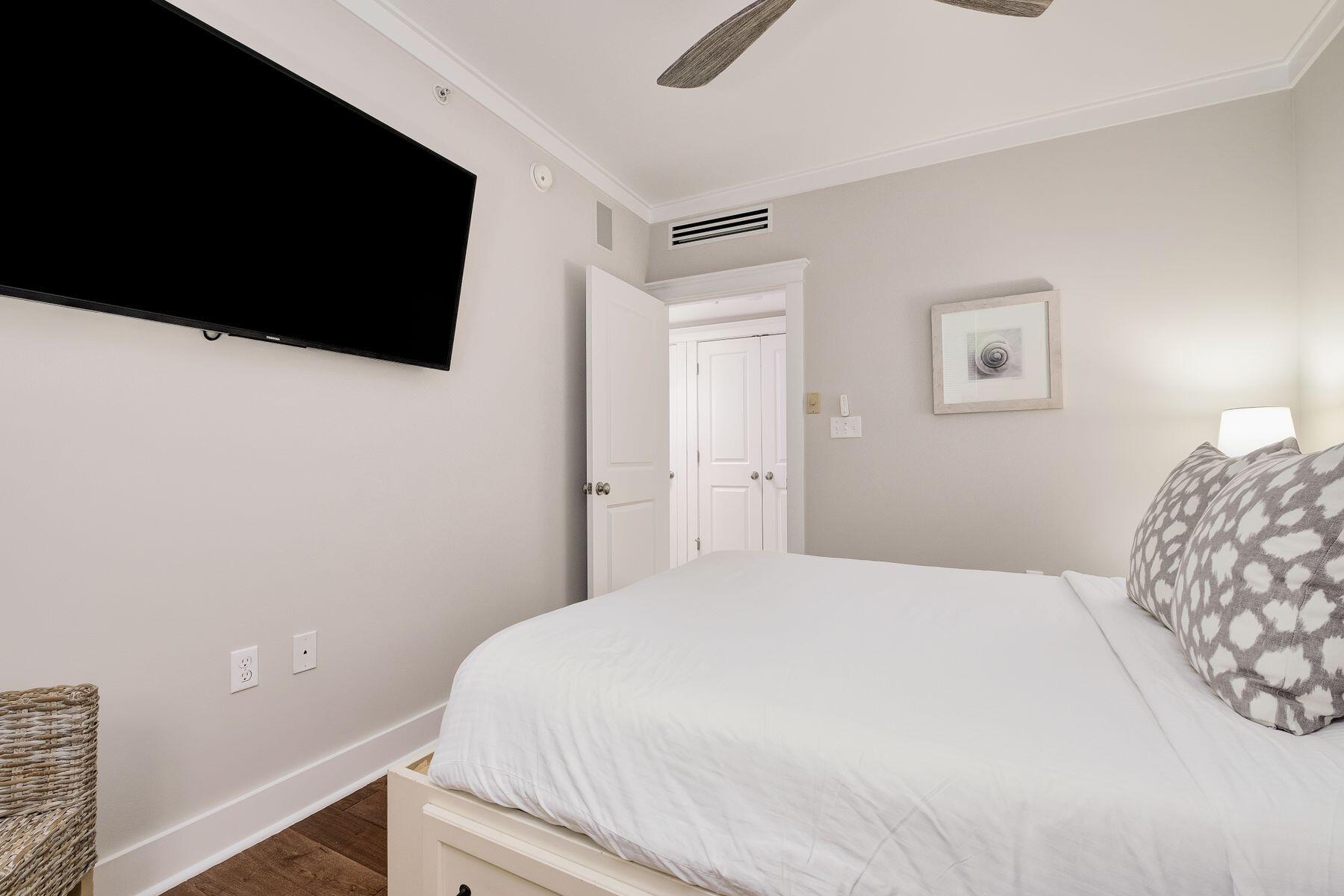 Six Palms at Gulf Place - Residential