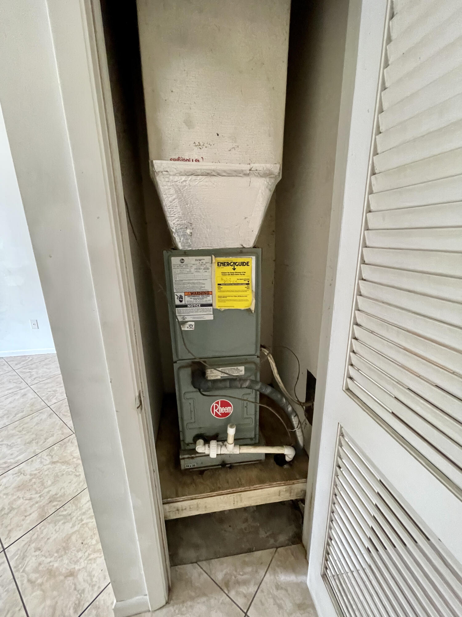 LEESA JENNIFER ACRES - Residential