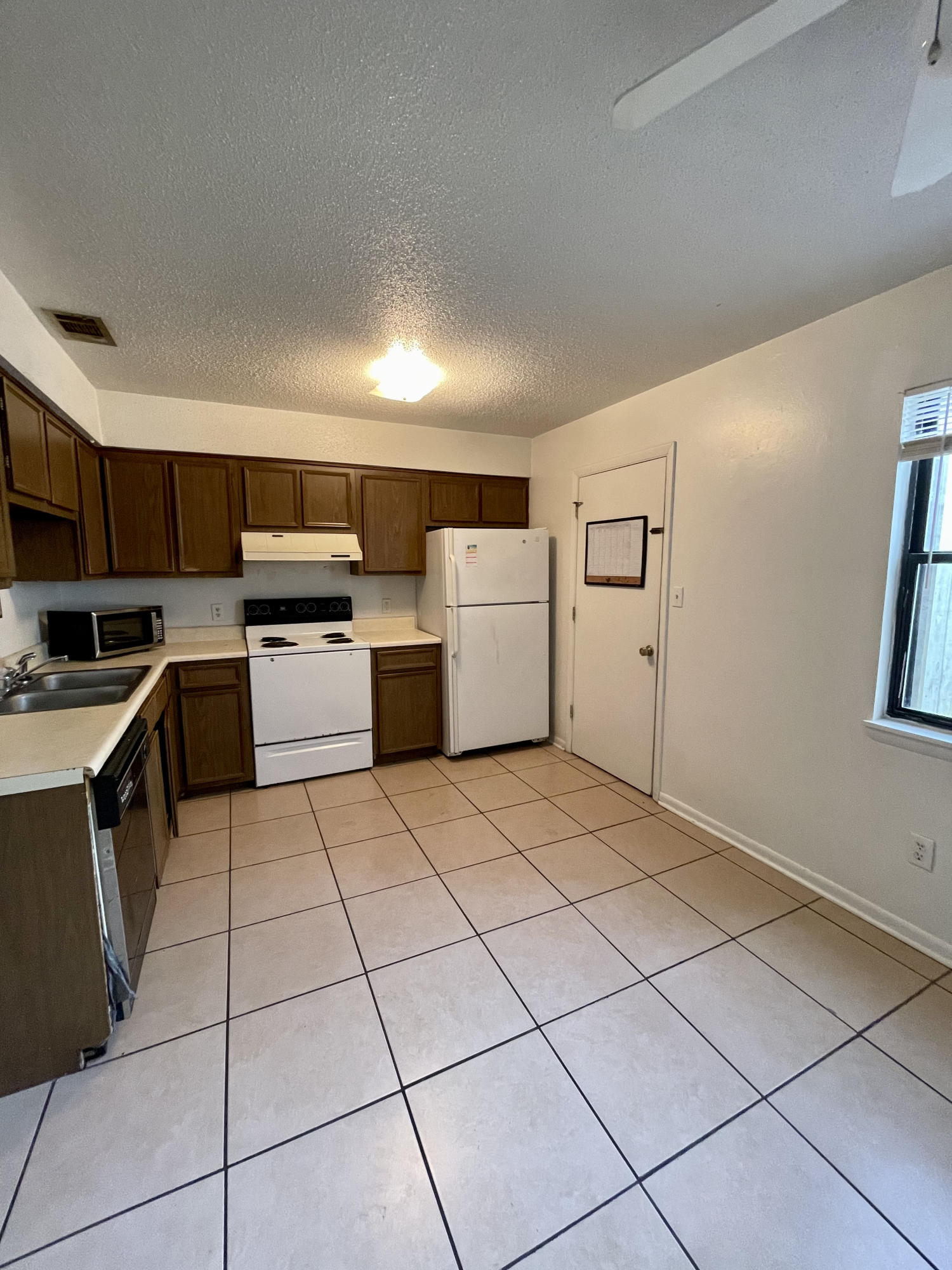 LEESA JENNIFER ACRES - Residential