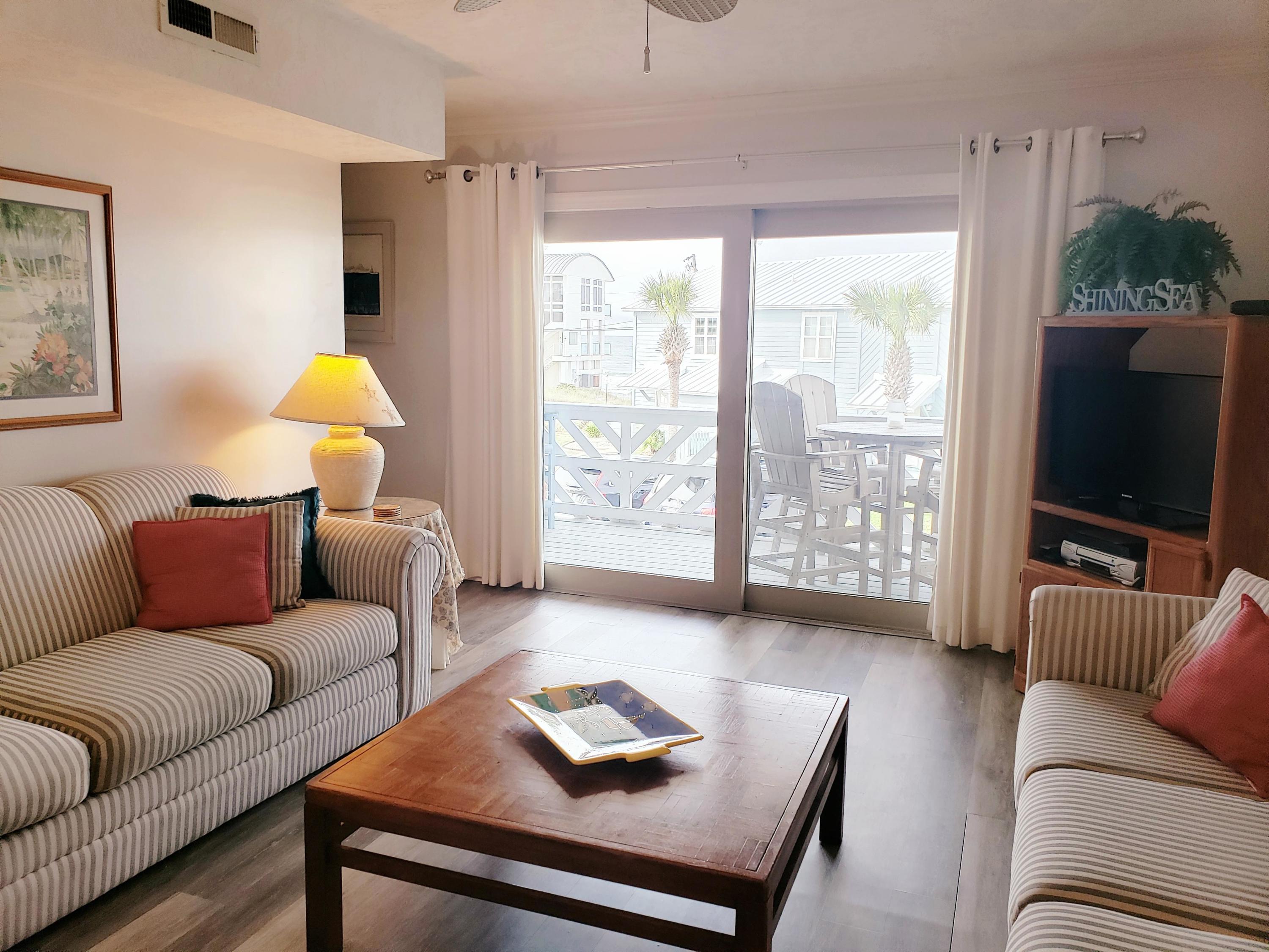 SHORELINE TOWNHOUSE - Residential