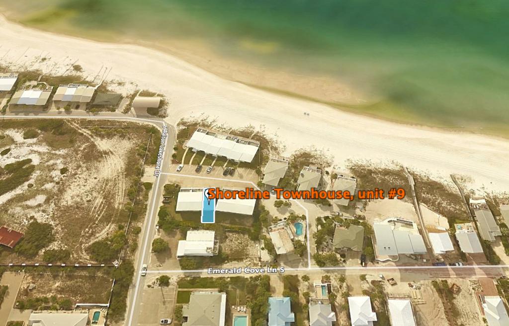 SHORELINE TOWNHOUSE - Residential