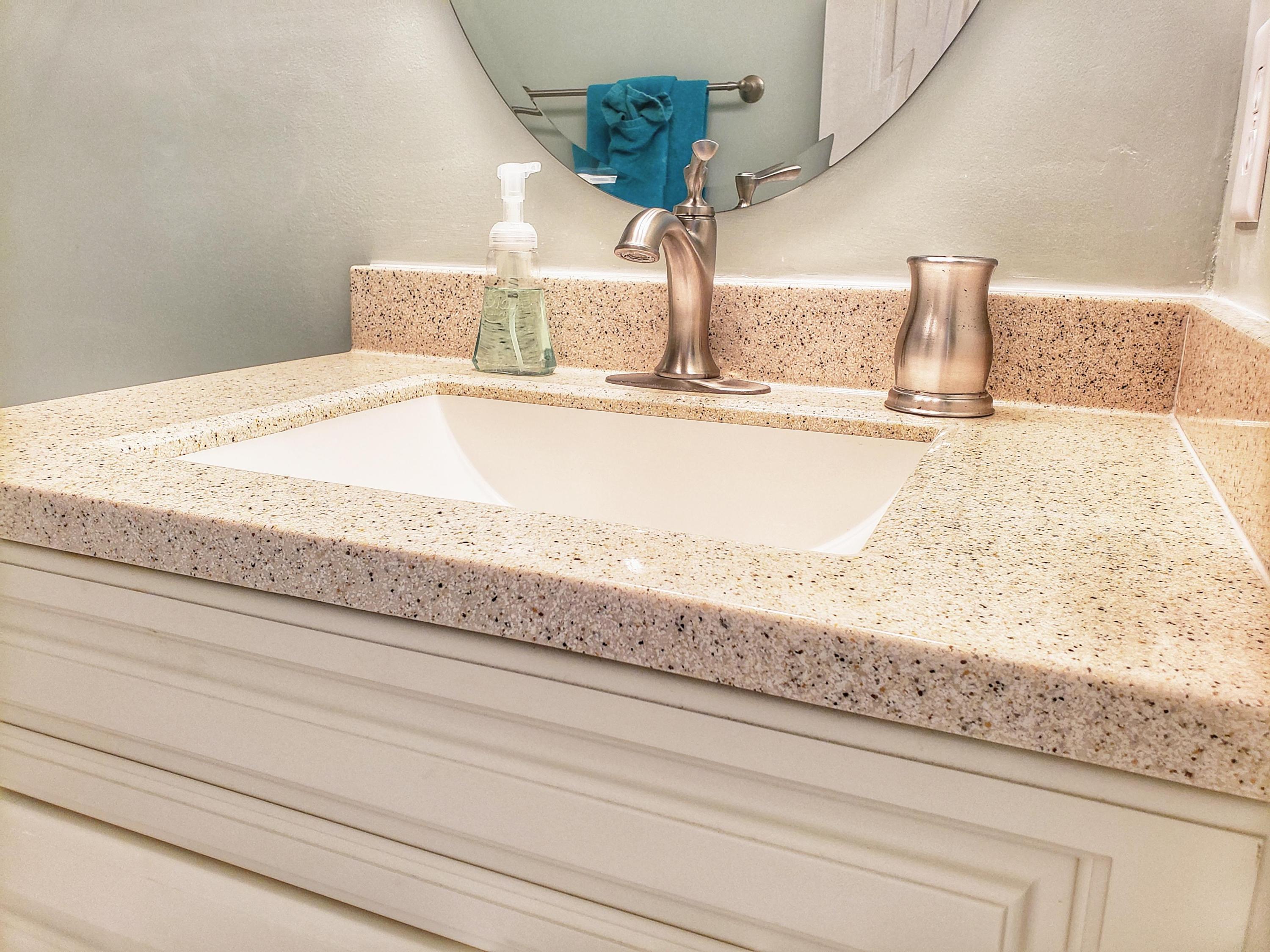 SHORELINE TOWNHOUSE - Residential