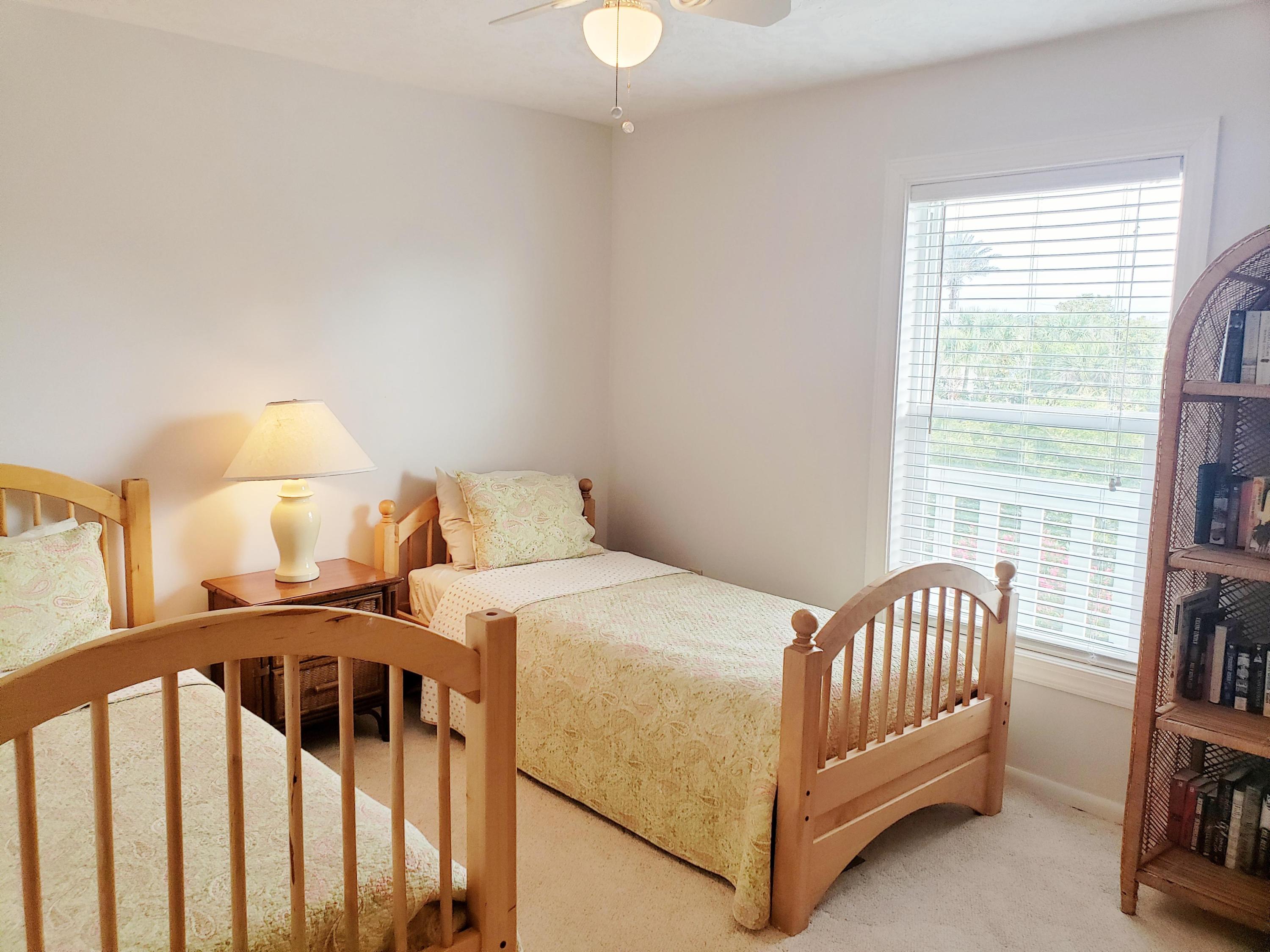 SHORELINE TOWNHOUSE - Residential