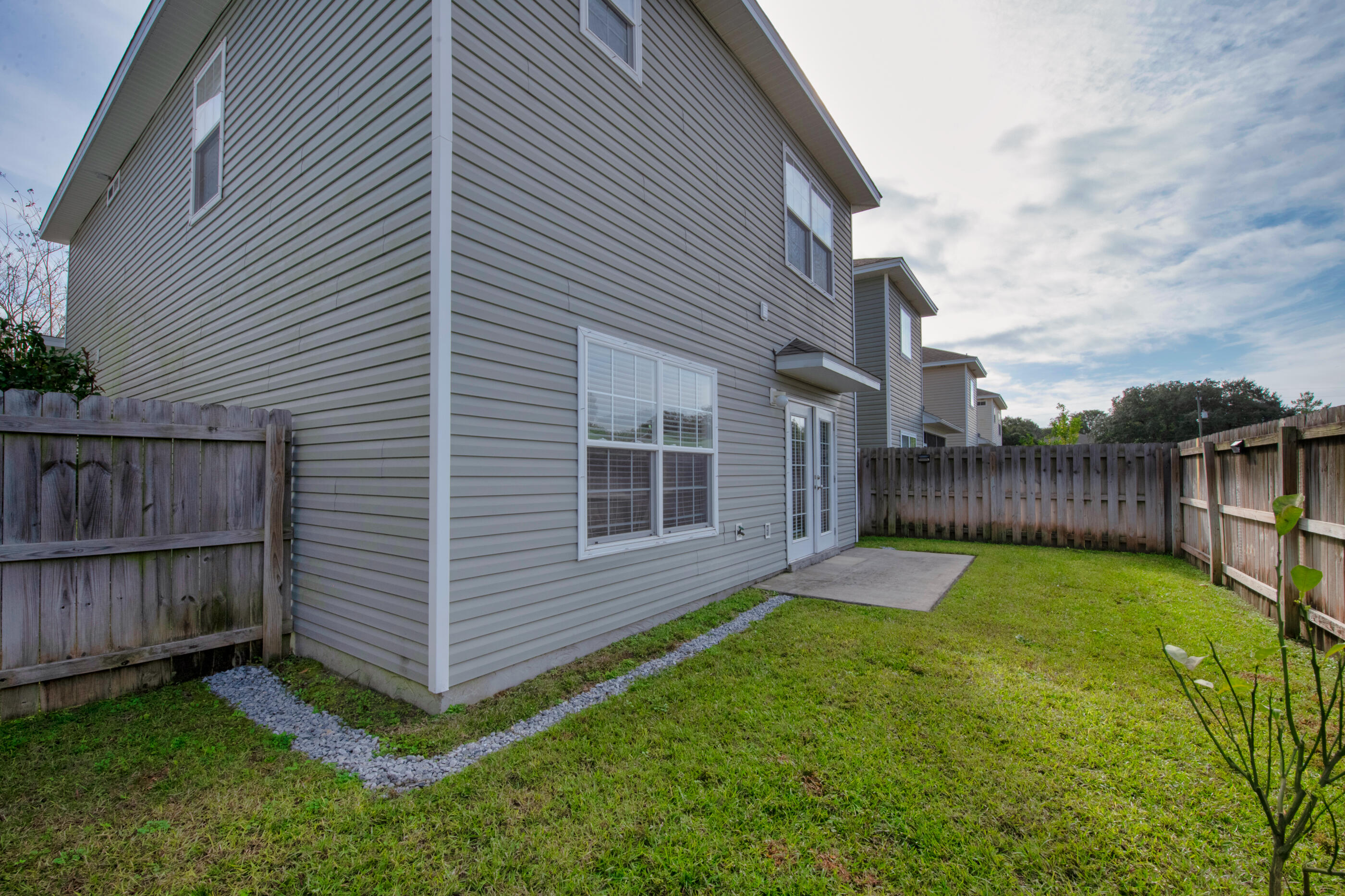 Redwood Village - Residential Lease