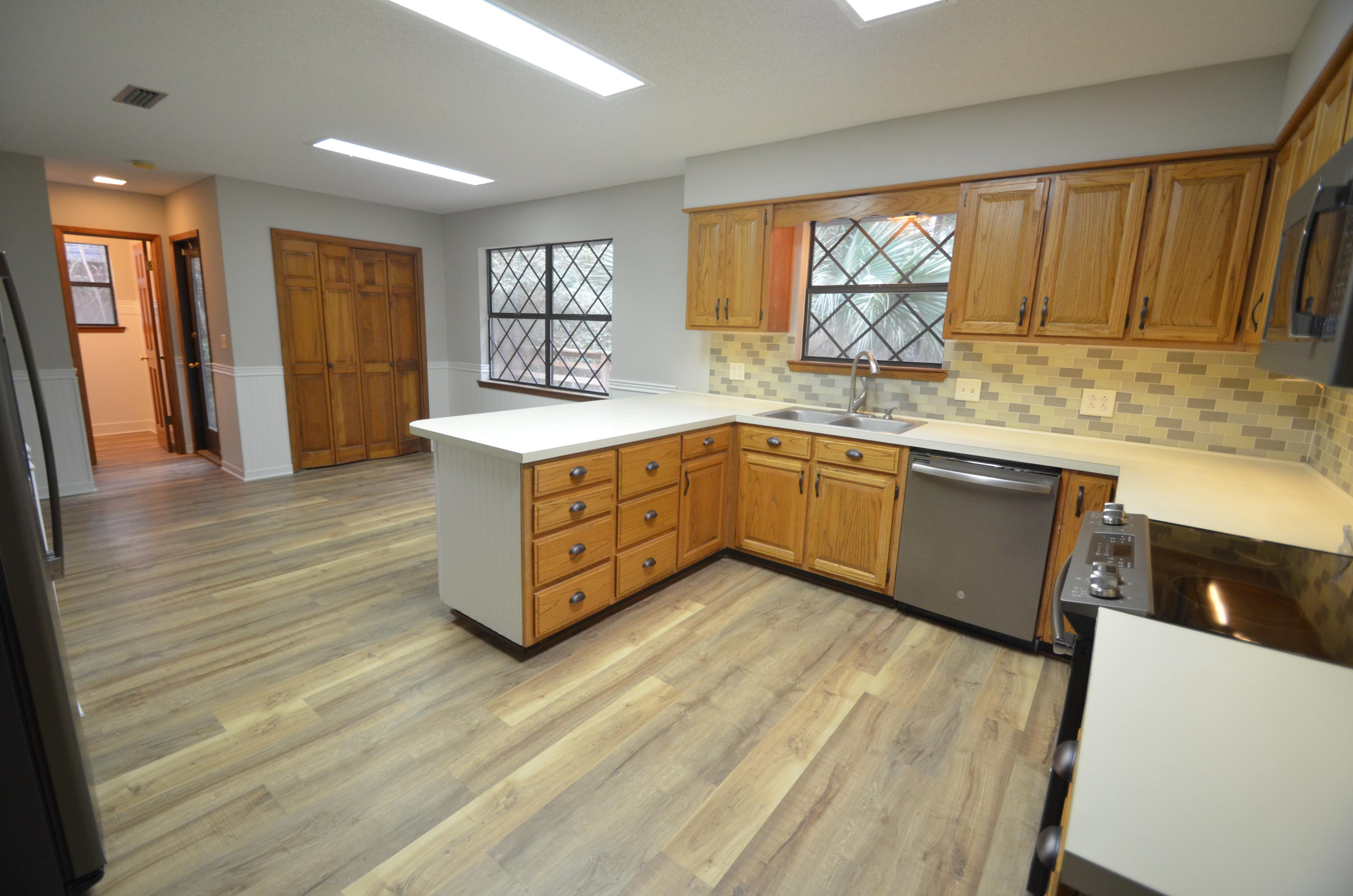 ROCKY BAYOU COUNTRY CLUB ESTATES - Residential