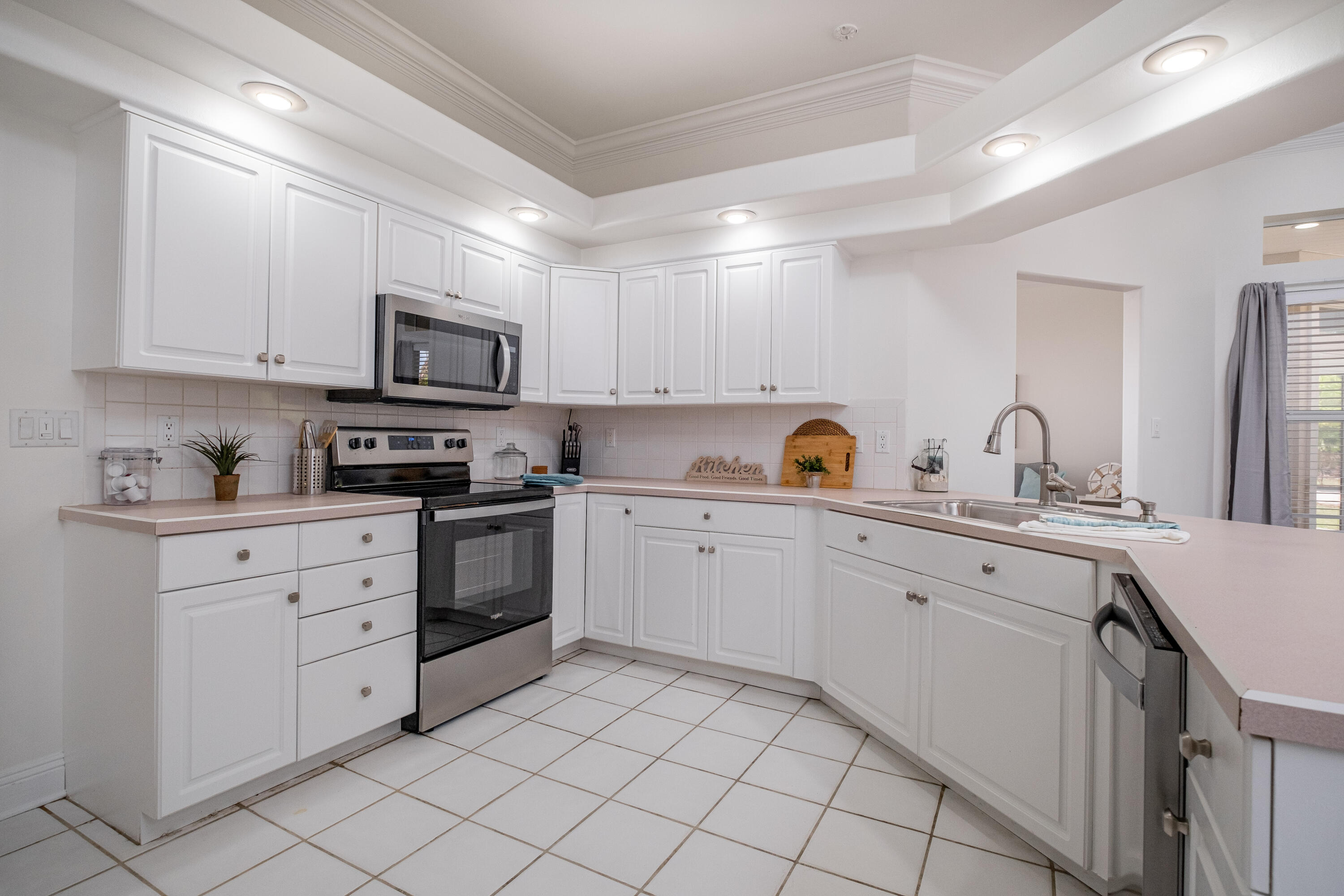 BAYWINDS GOLF ESTATES PH 3 - Residential