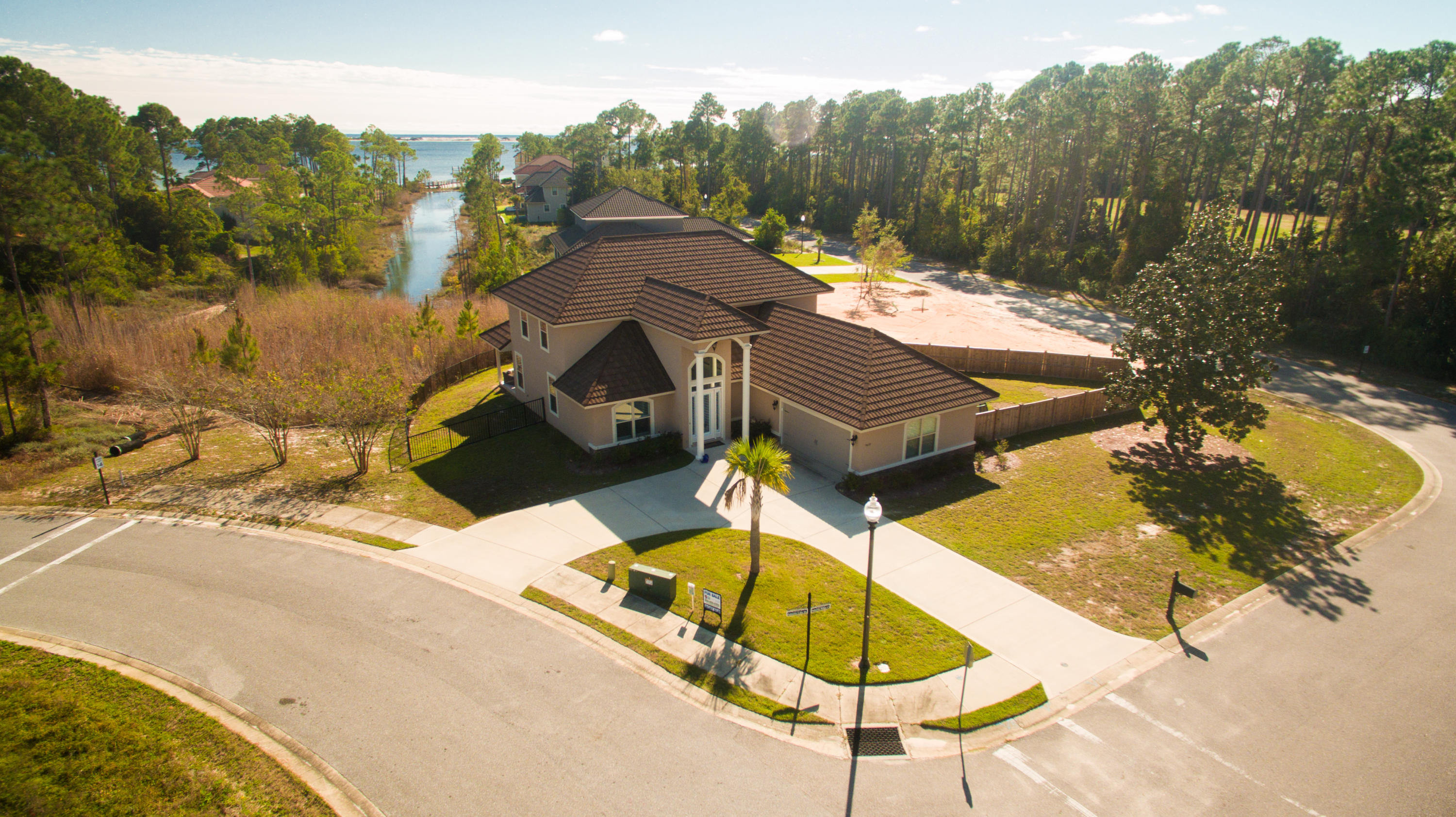 PALMETTO LAKE PRESERVE - Residential