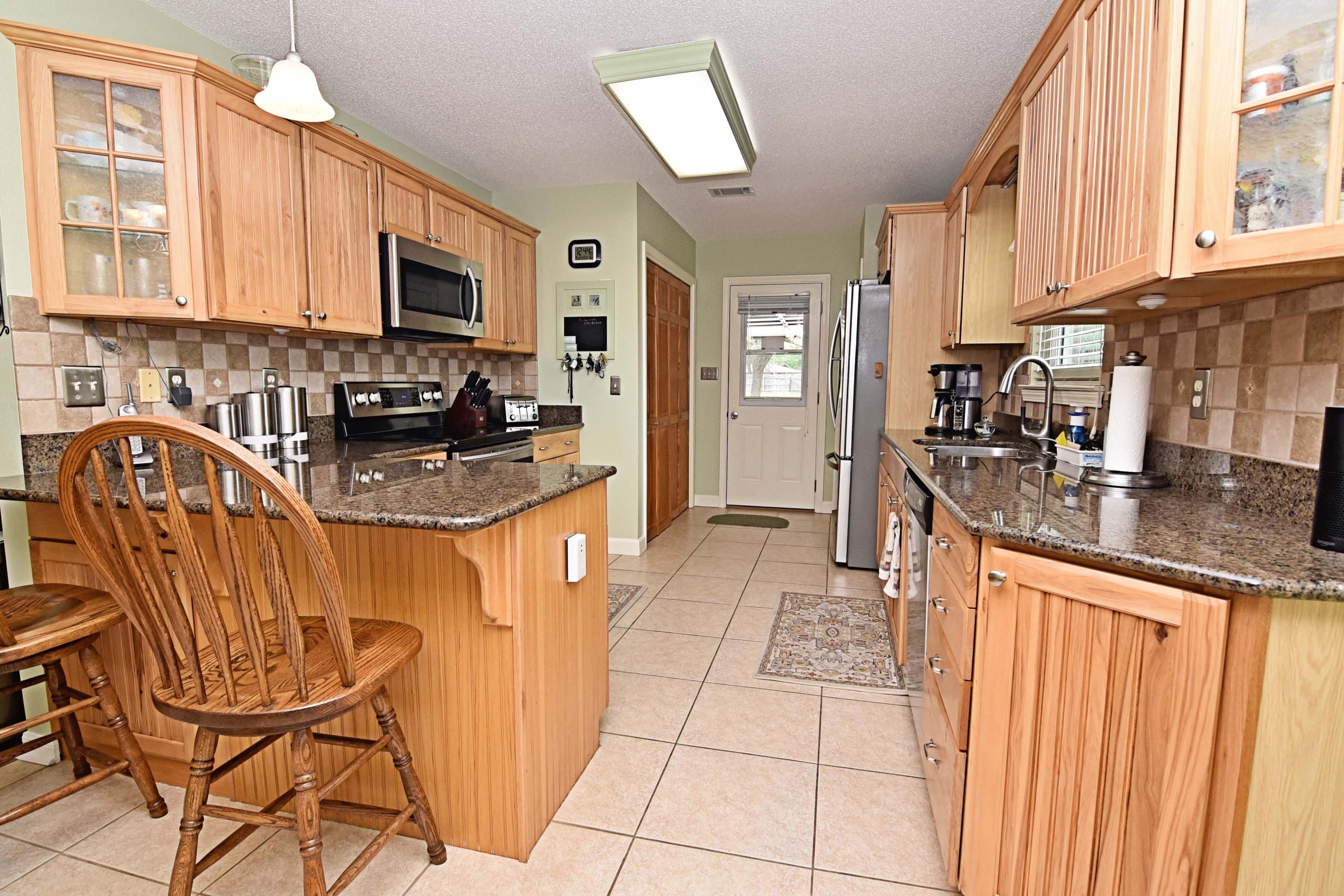 SE COR OF NE1/4 N180.23 FT TO ROW W65.06 FT S180.20 FT E65.16 FT TO POB - Residential