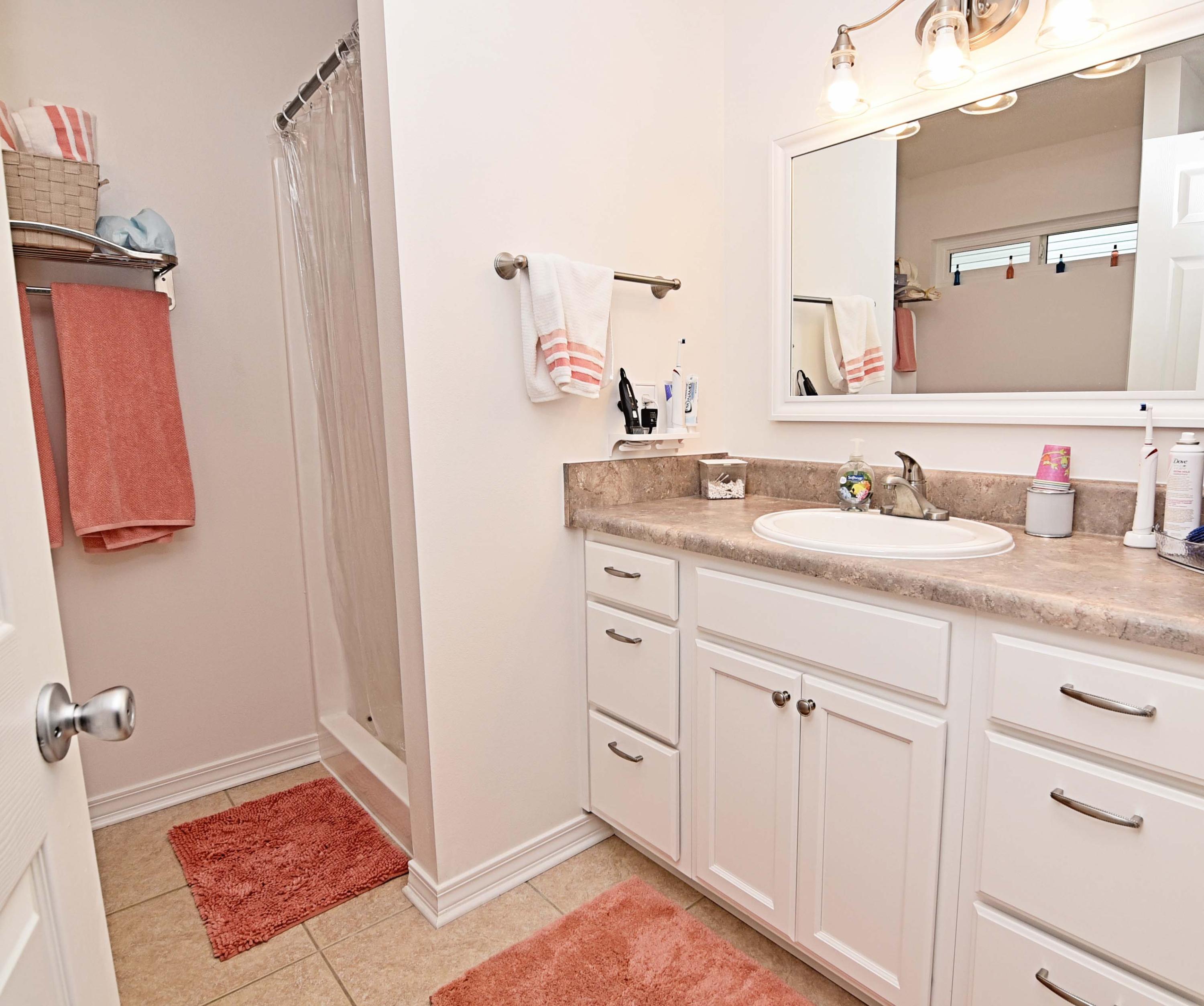 SE COR OF NE1/4 N180.23 FT TO ROW W65.06 FT S180.20 FT E65.16 FT TO POB - Residential