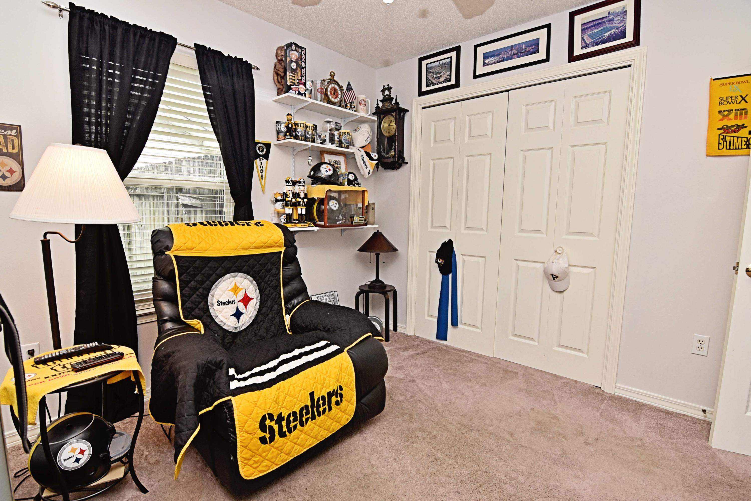 SE COR OF NE1/4 N180.23 FT TO ROW W65.06 FT S180.20 FT E65.16 FT TO POB - Residential