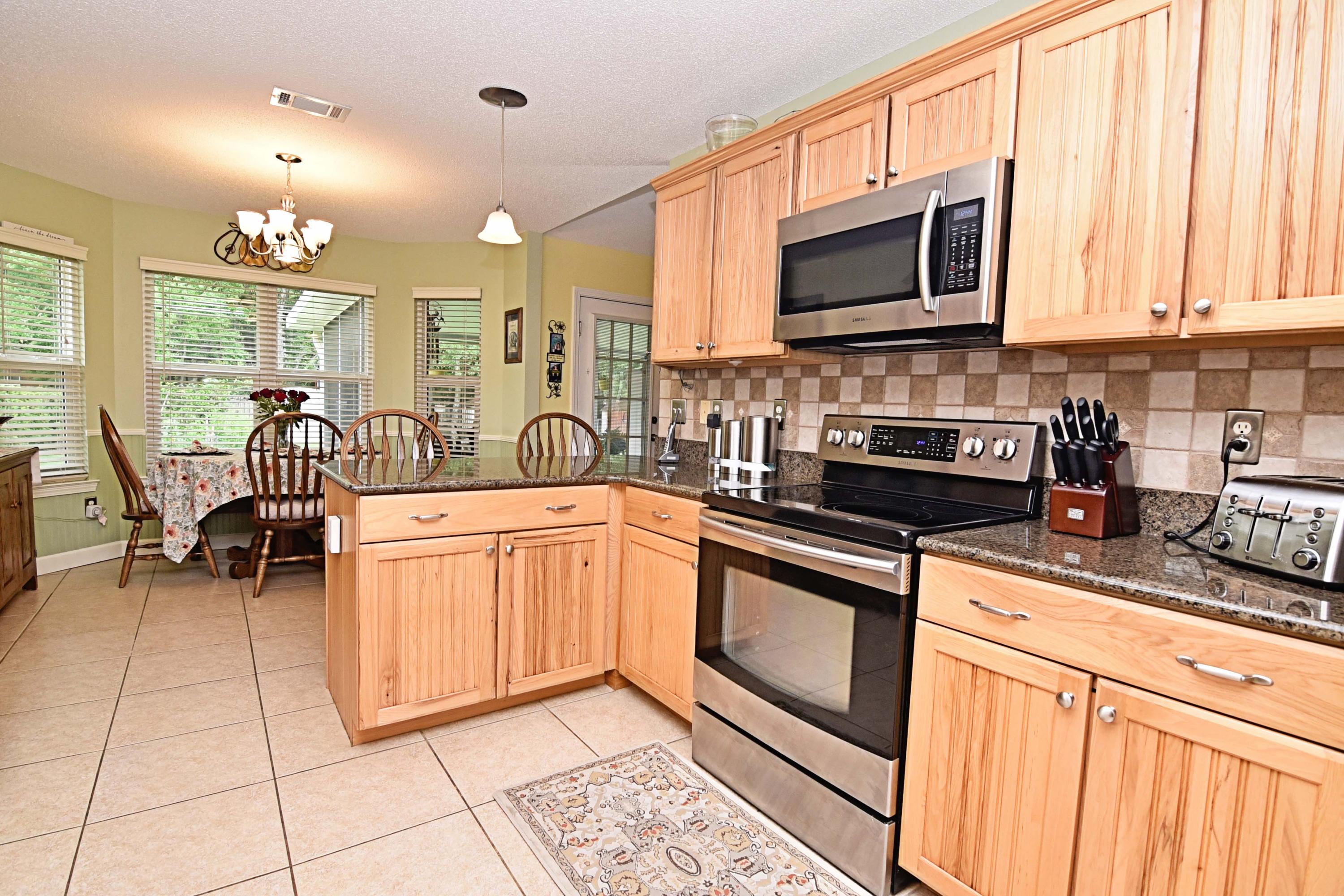 SE COR OF NE1/4 N180.23 FT TO ROW W65.06 FT S180.20 FT E65.16 FT TO POB - Residential