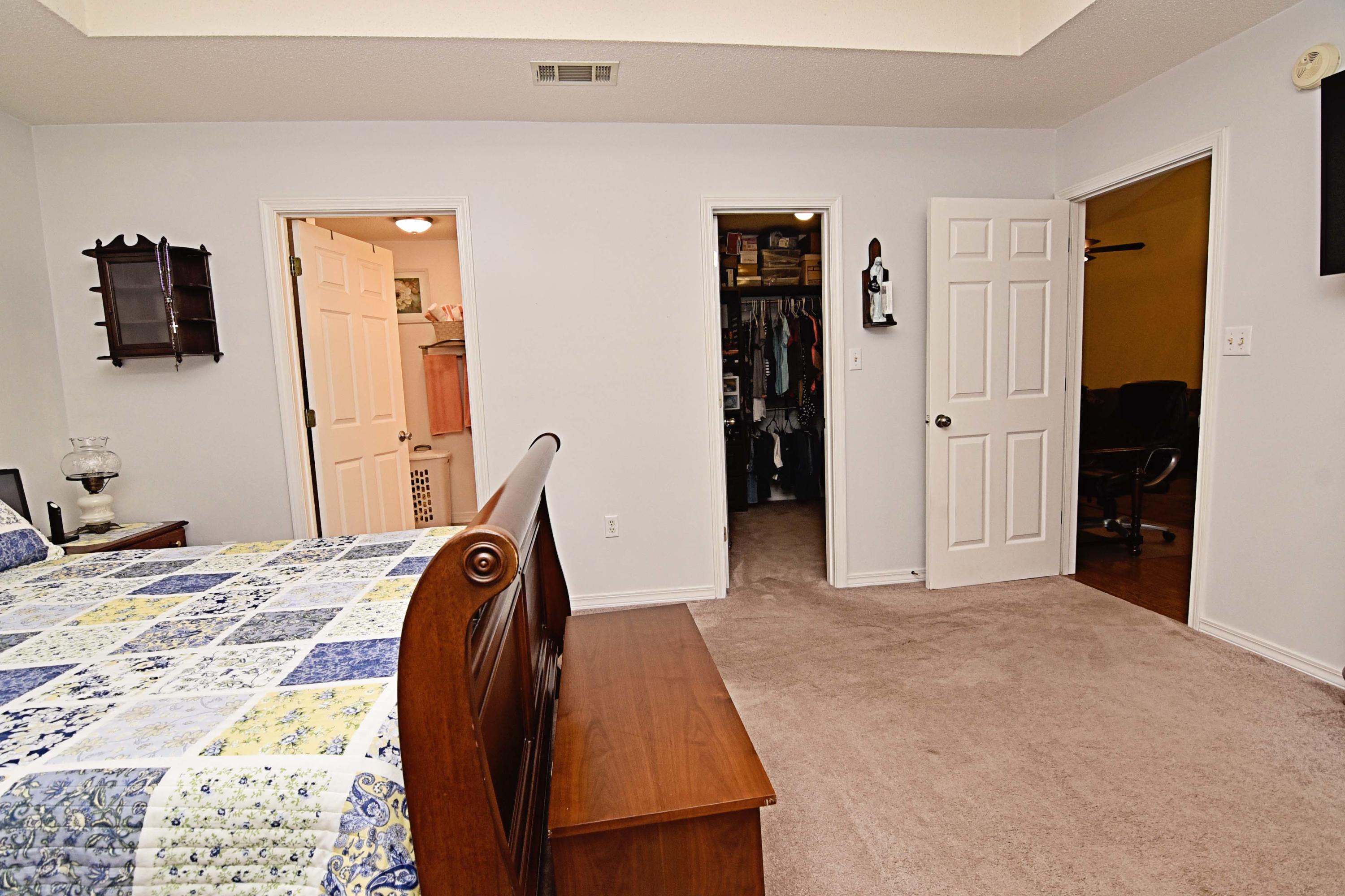 SE COR OF NE1/4 N180.23 FT TO ROW W65.06 FT S180.20 FT E65.16 FT TO POB - Residential