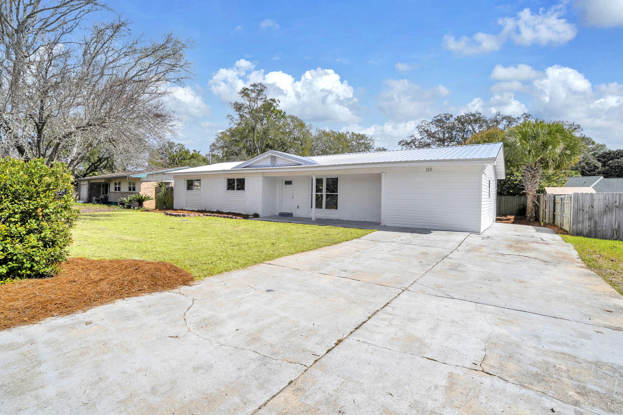 ELLIOTS POINT 10TH ADD ELLIOTTS - Residential