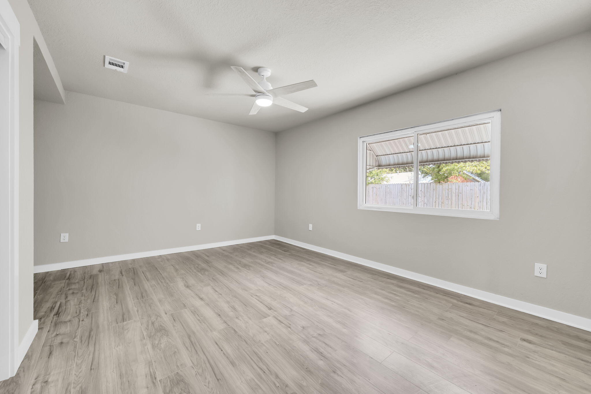 ELLIOTS POINT 10TH ADD ELLIOTTS - Residential