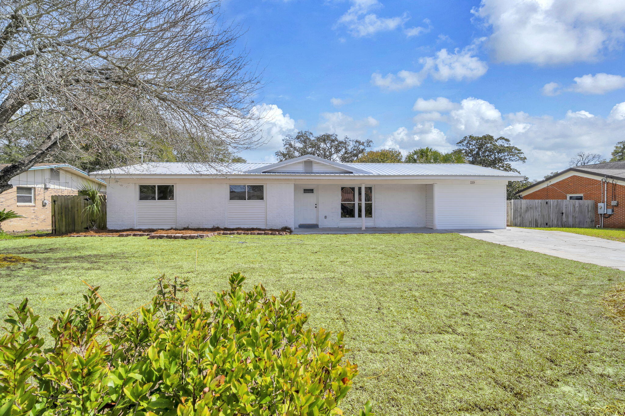 ELLIOTS POINT 10TH ADD ELLIOTTS - Residential