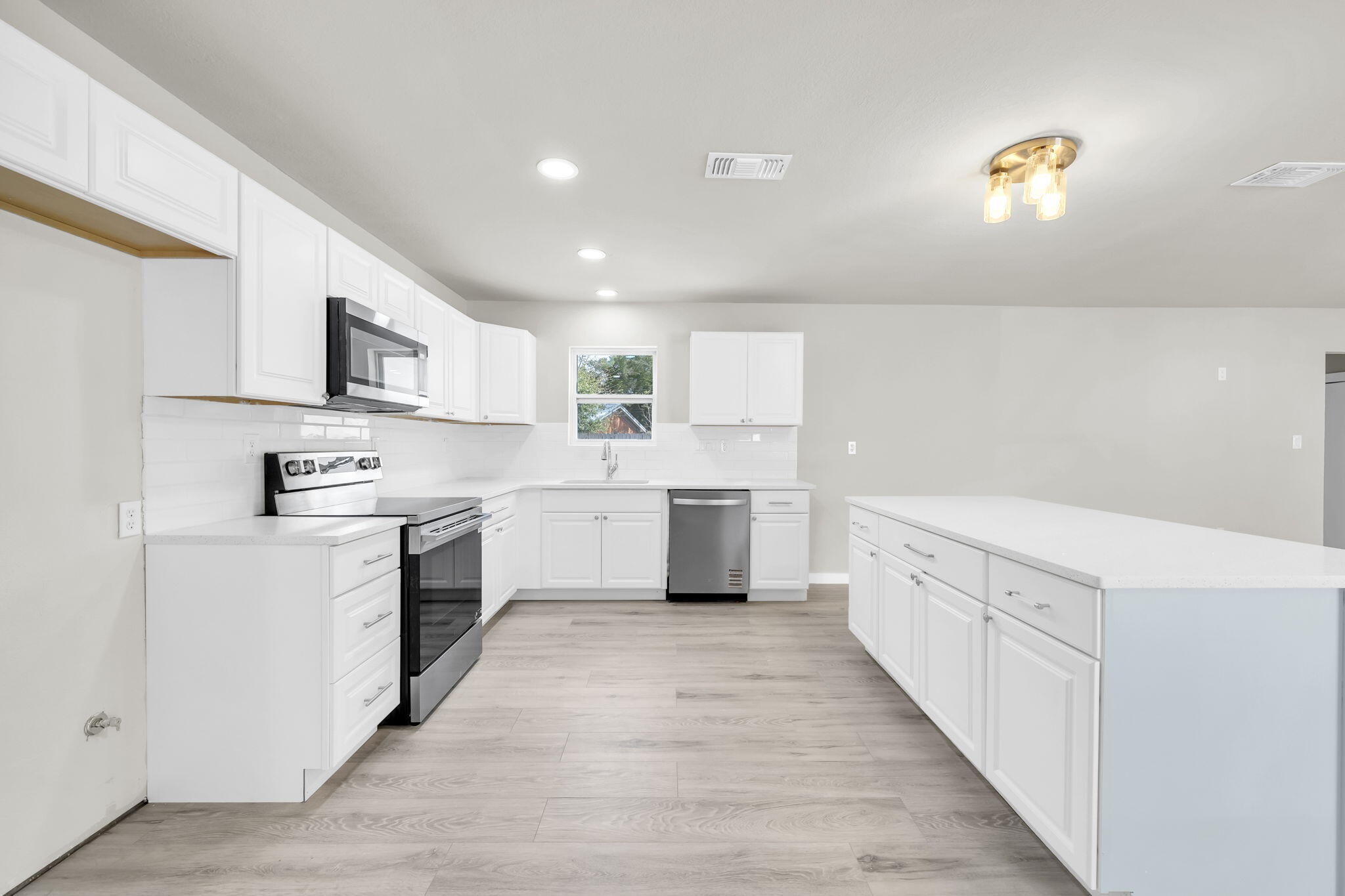 ELLIOTS POINT 10TH ADD ELLIOTTS - Residential