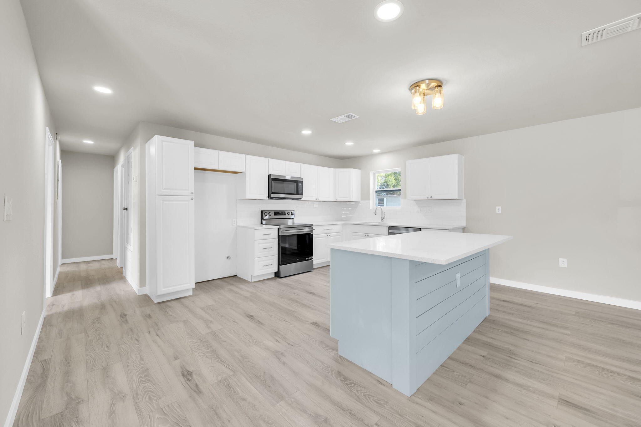 ELLIOTS POINT 10TH ADD ELLIOTTS - Residential