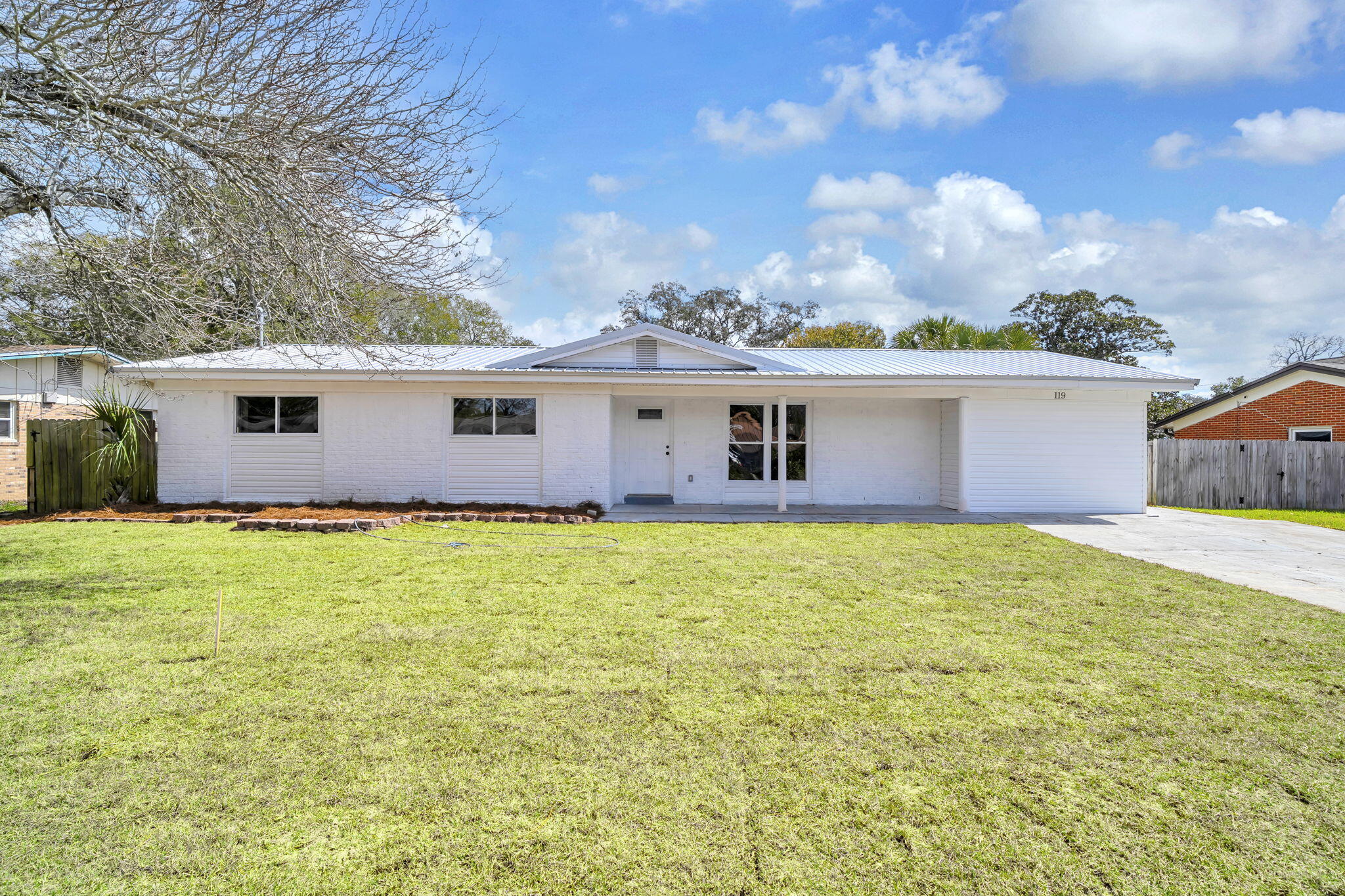 ELLIOTS POINT 10TH ADD ELLIOTTS - Residential