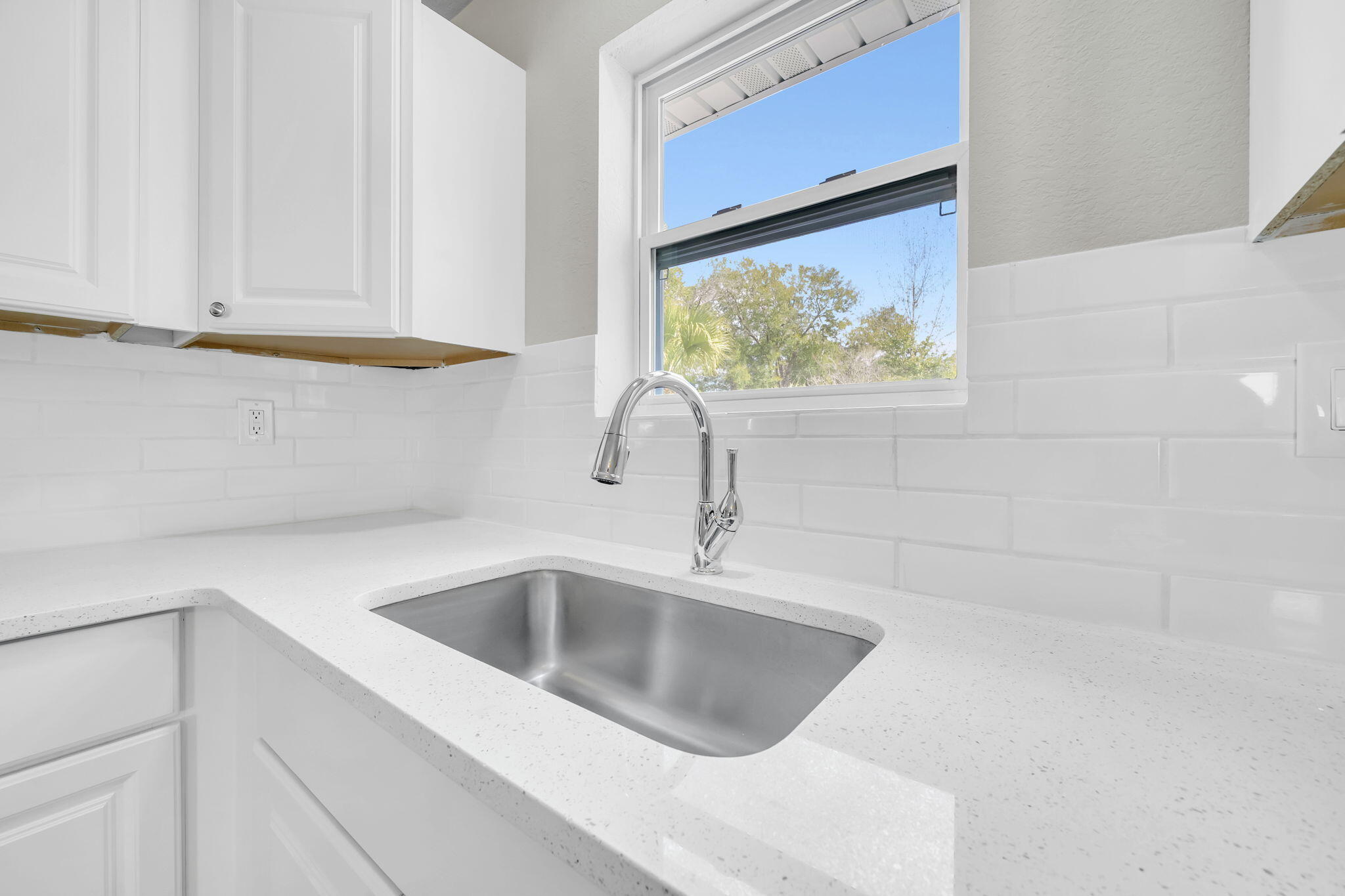 ELLIOTS POINT 10TH ADD ELLIOTTS - Residential