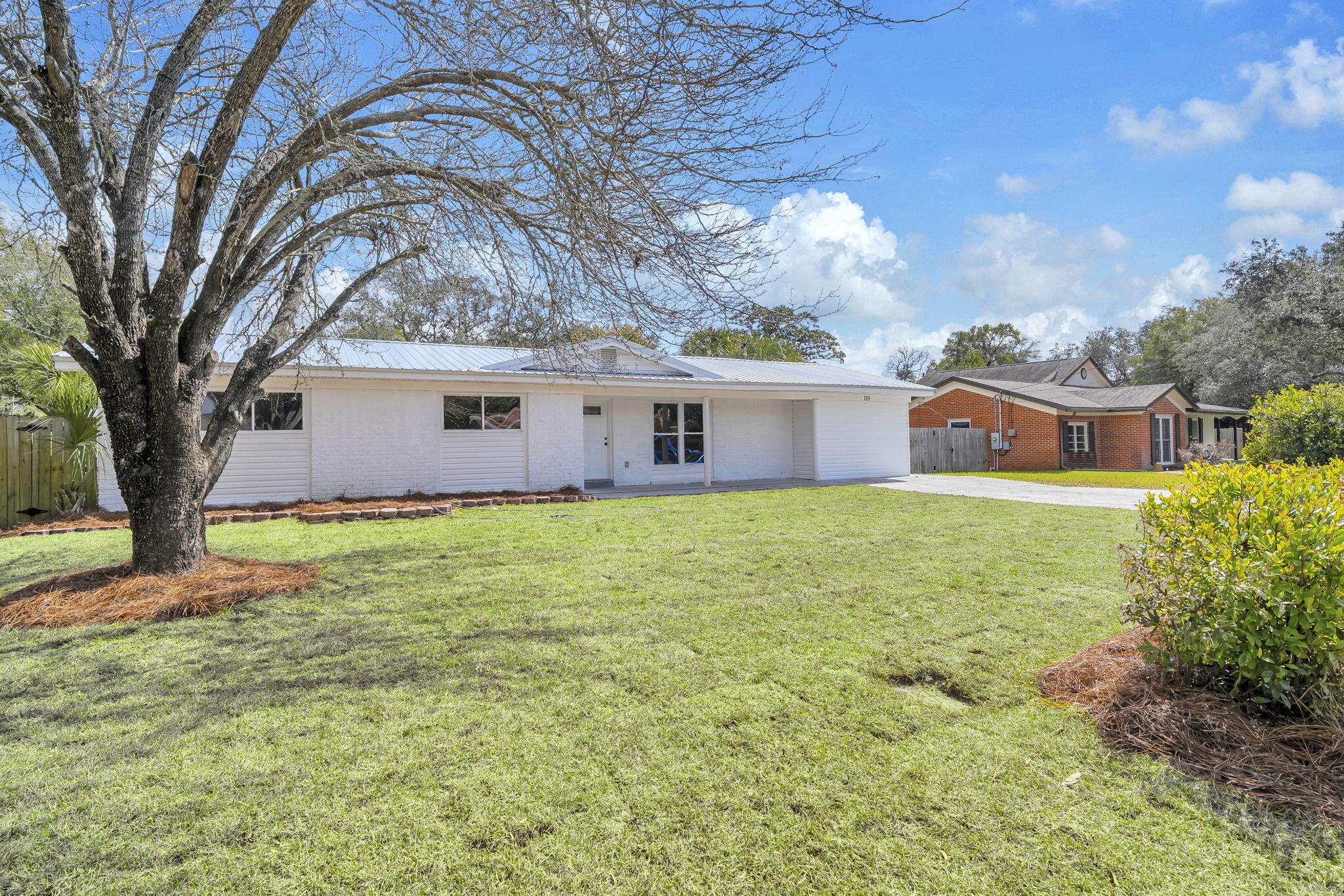 ELLIOTS POINT 10TH ADD ELLIOTTS - Residential