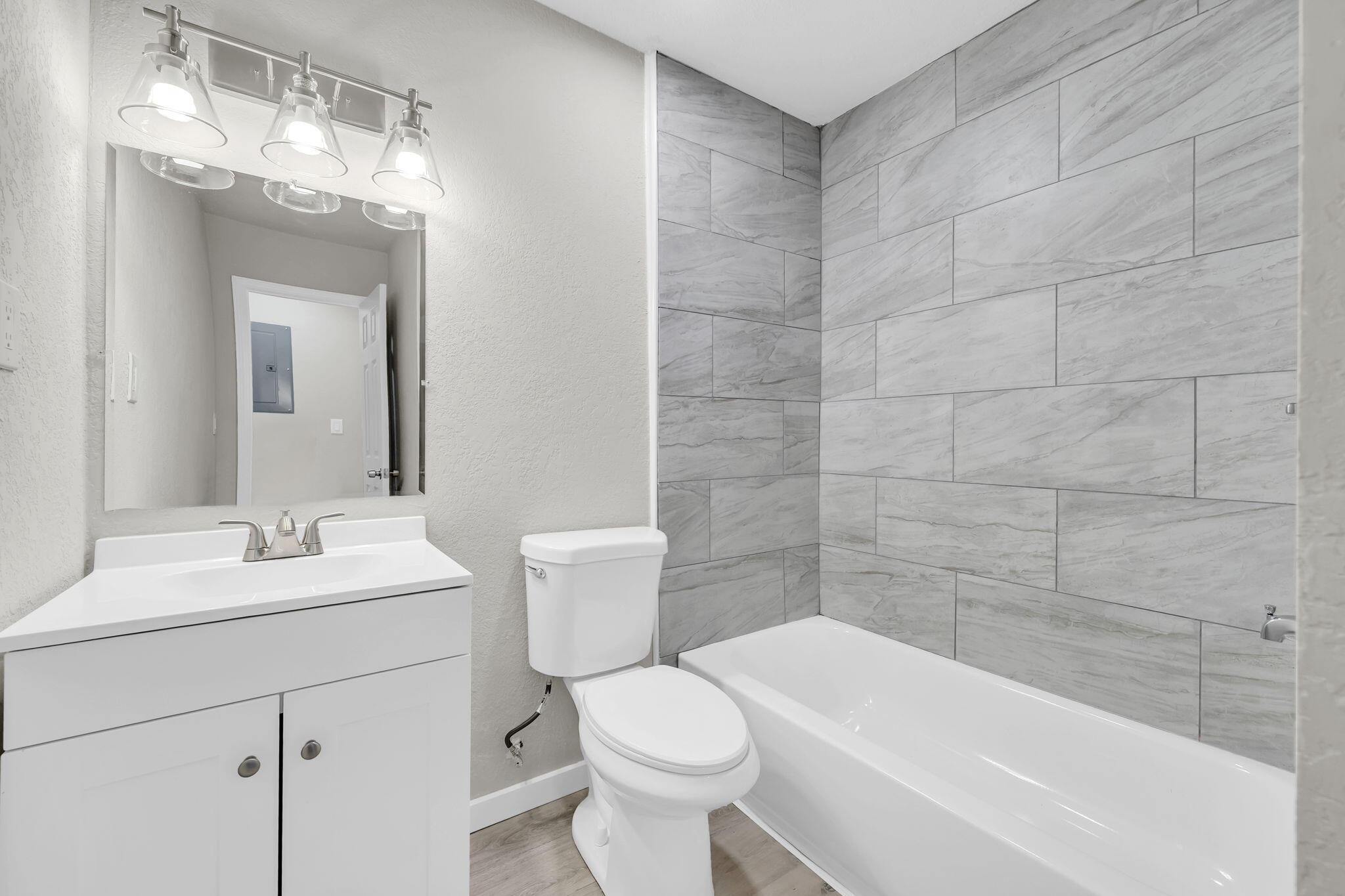 ELLIOTS POINT 10TH ADD ELLIOTTS - Residential