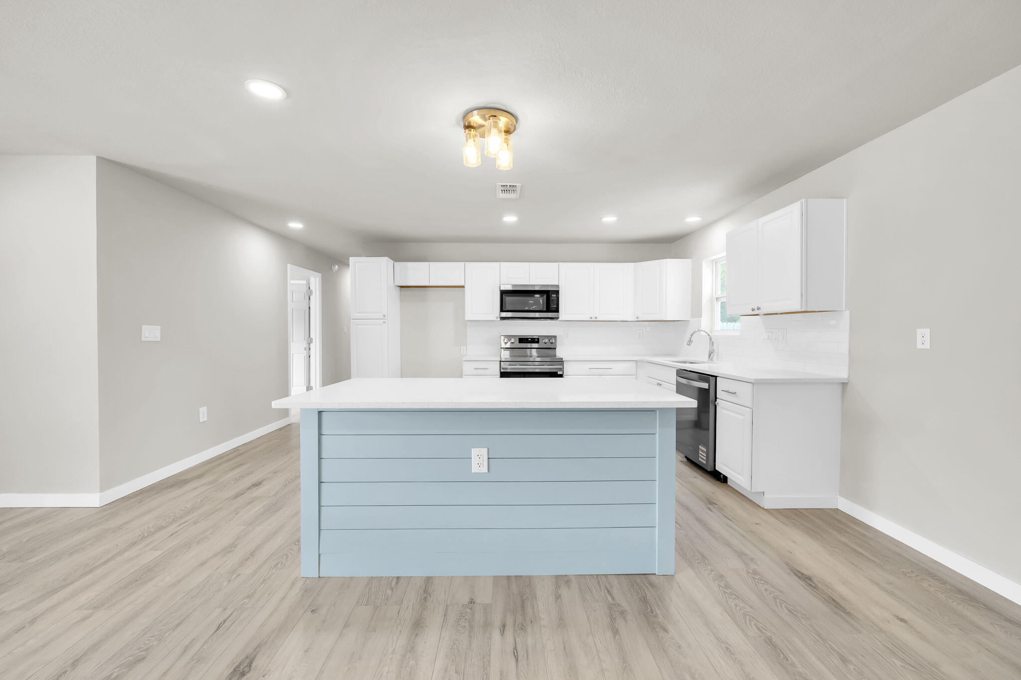 ELLIOTS POINT 10TH ADD ELLIOTTS - Residential