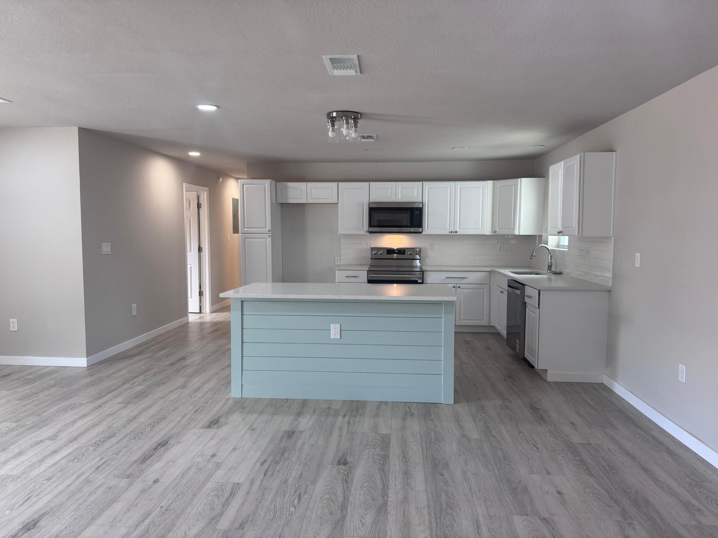 ELLIOTS POINT 10TH ADD ELLIOTTS - Residential