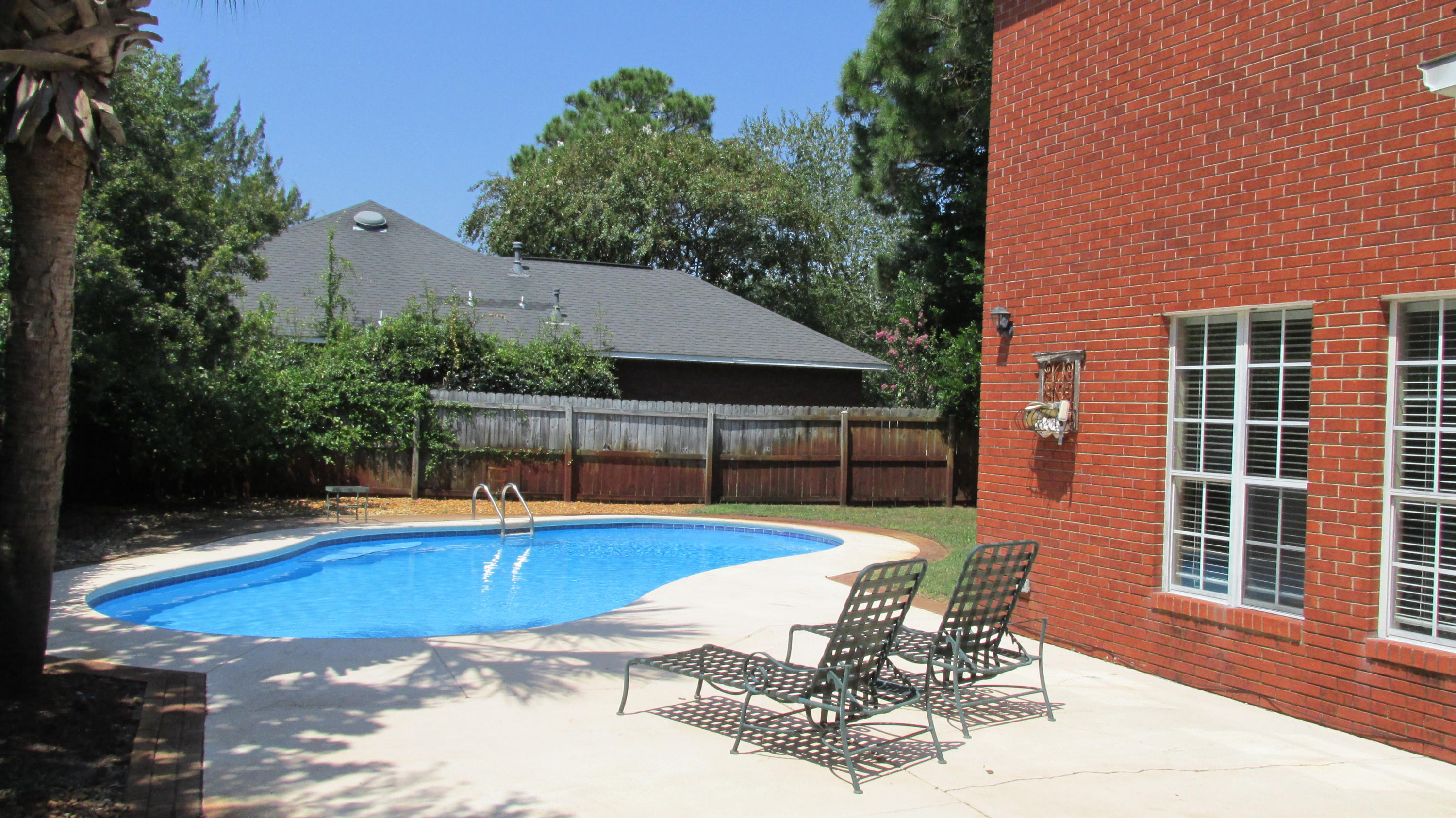 WINDSOR FOREST - Residential Lease