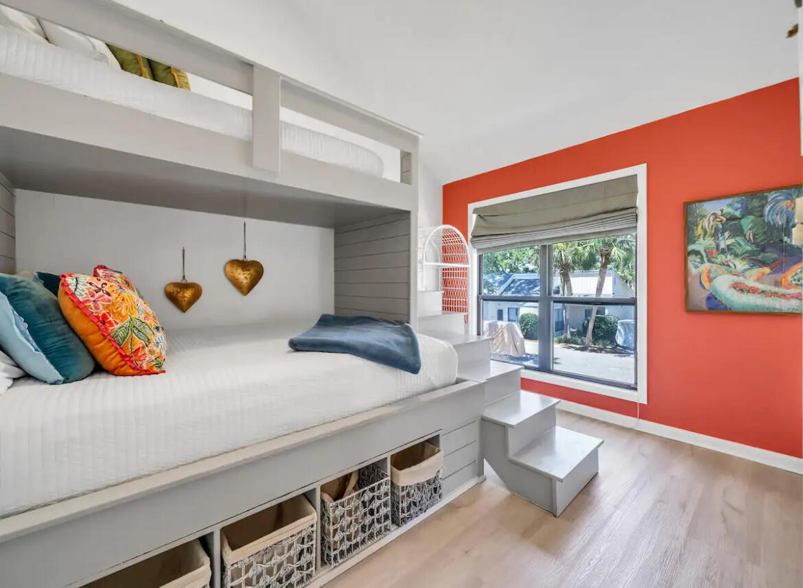 SANDPIPER VILLAGE CONDO - Residential