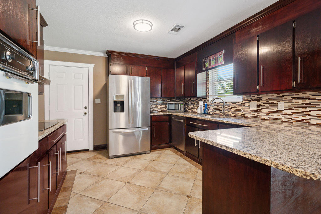 PINE LAKE S/D - Residential