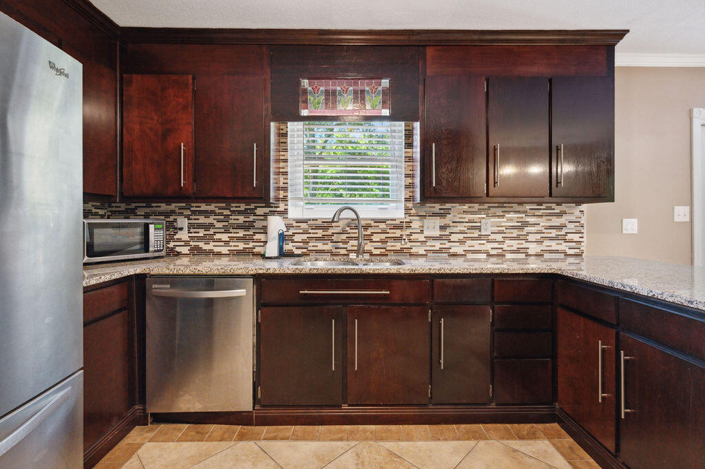 PINE LAKE S/D - Residential