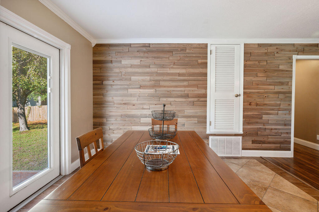 PINE LAKE S/D - Residential