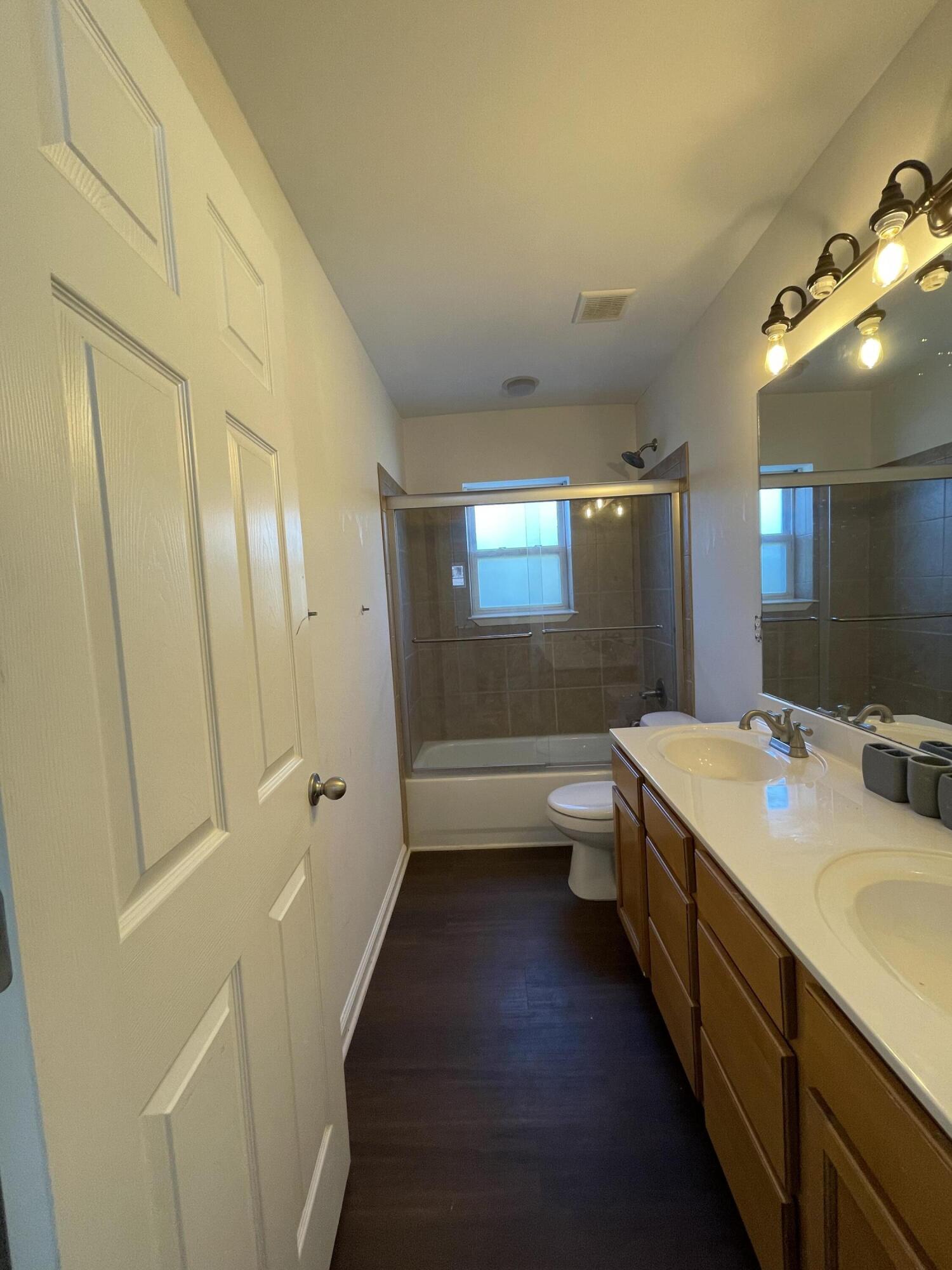 NEW MARY ESTHER (242300.10) - Residential Lease