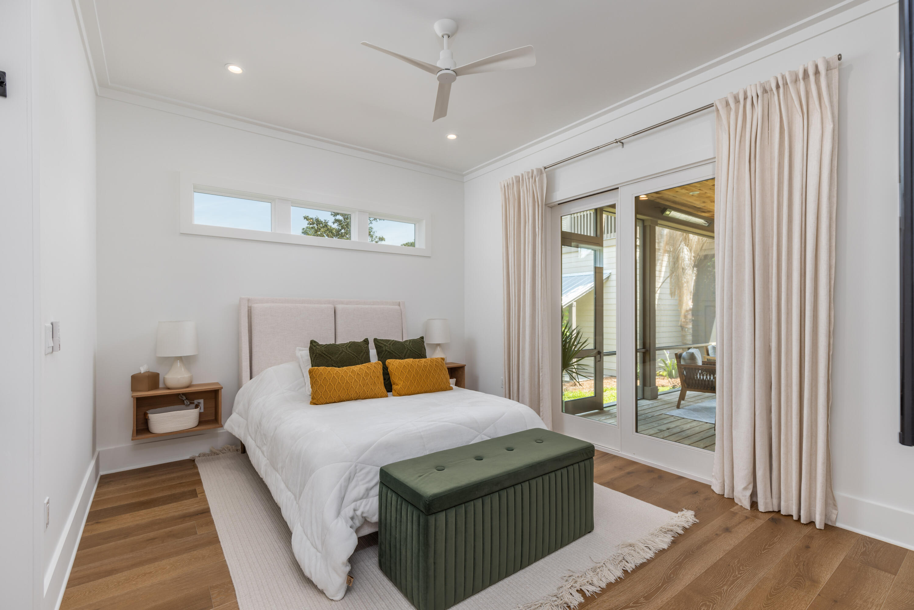 EXCLUSIVE BEACH - Residential