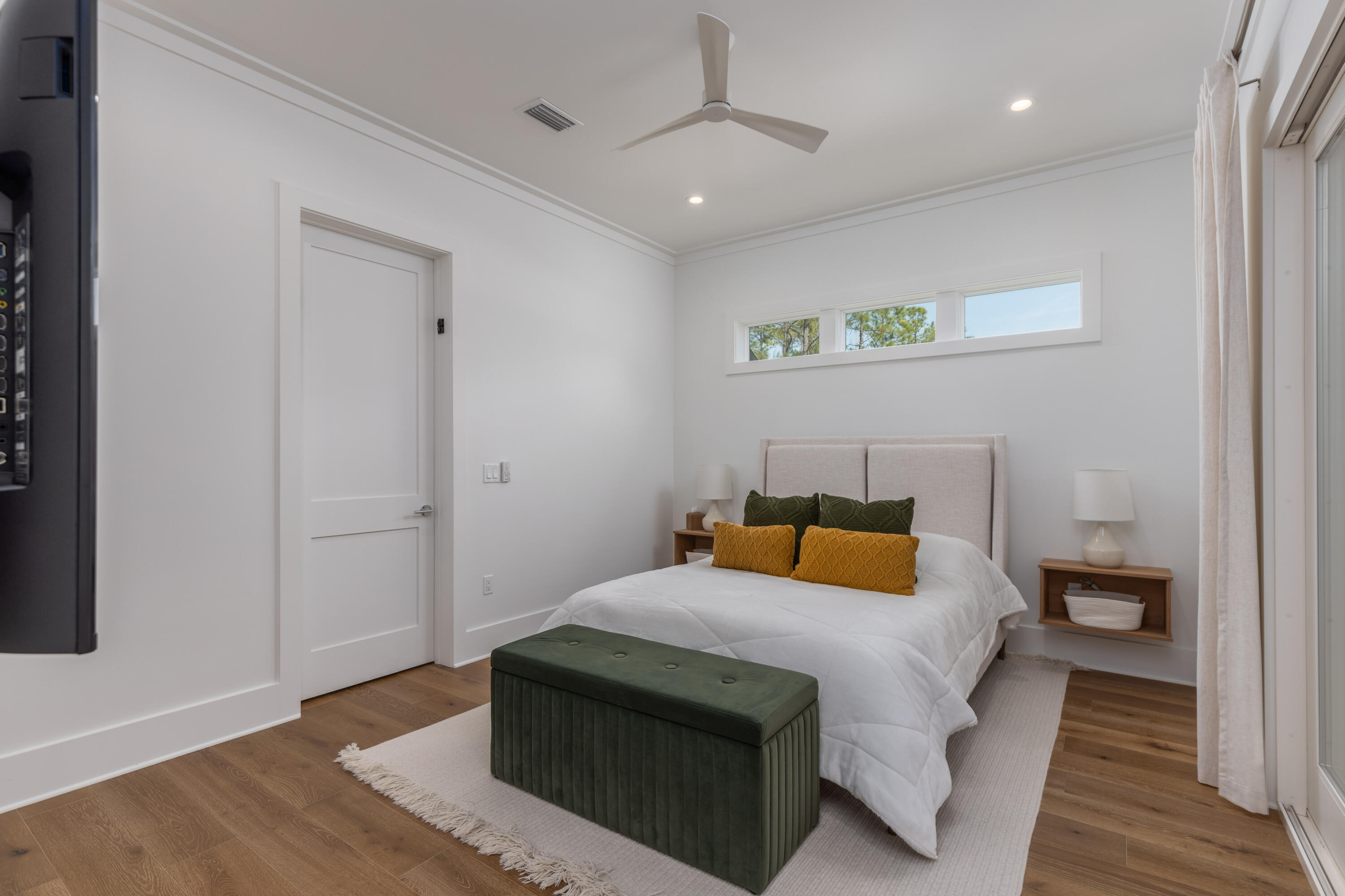 EXCLUSIVE BEACH - Residential