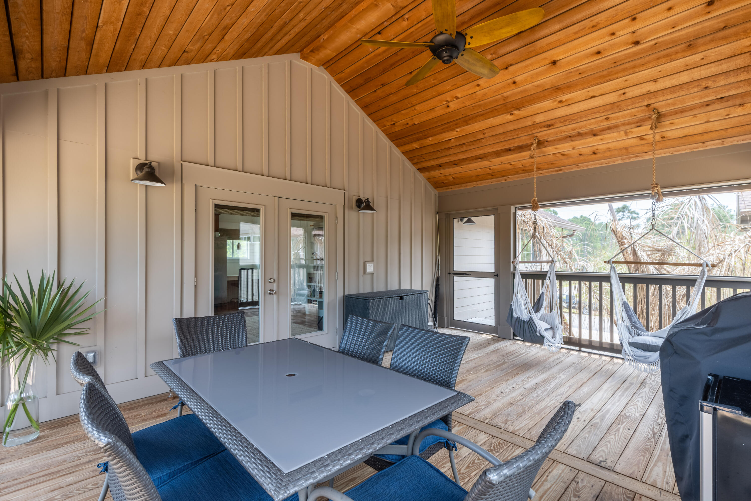 EXCLUSIVE BEACH - Residential