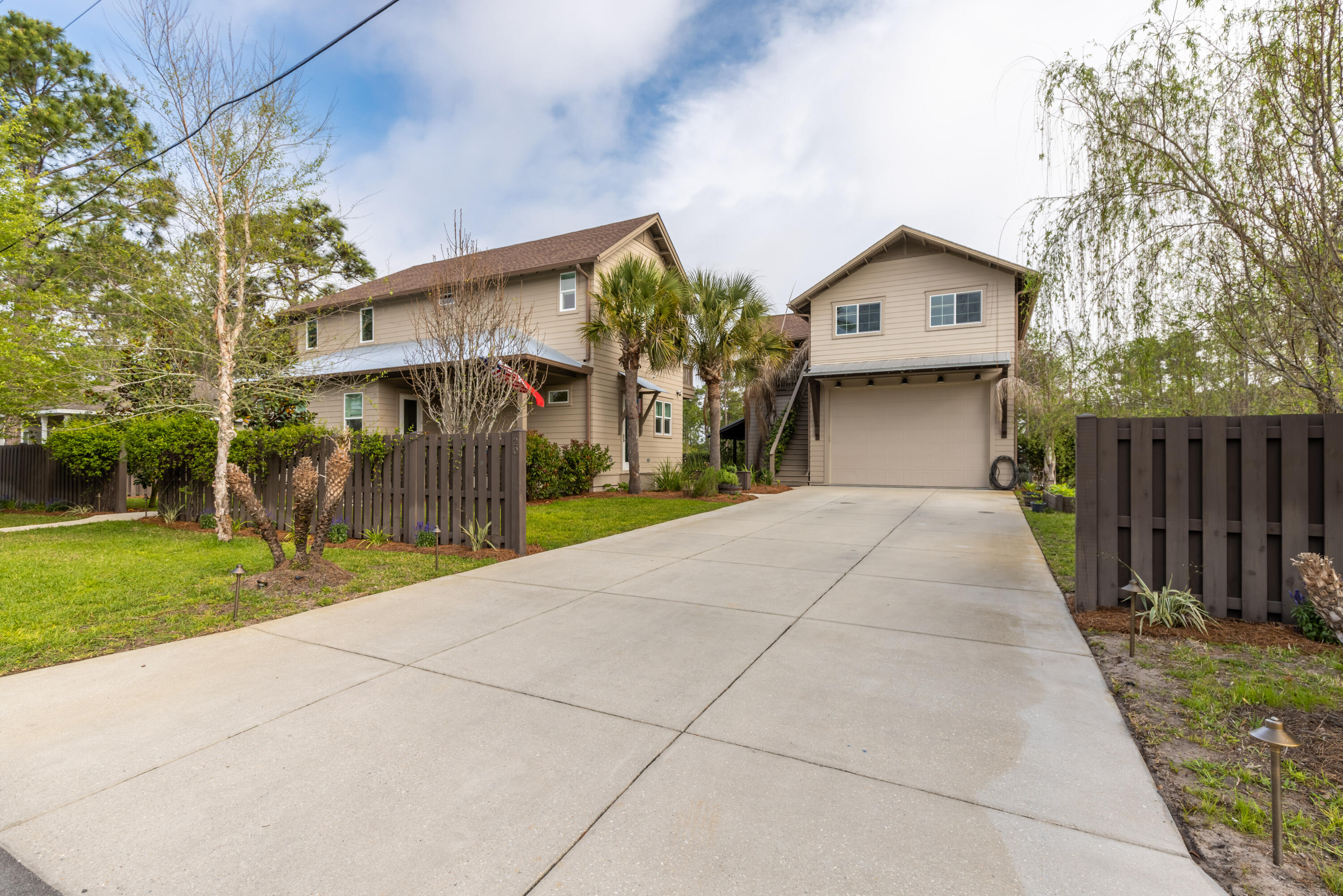 EXCLUSIVE BEACH - Residential