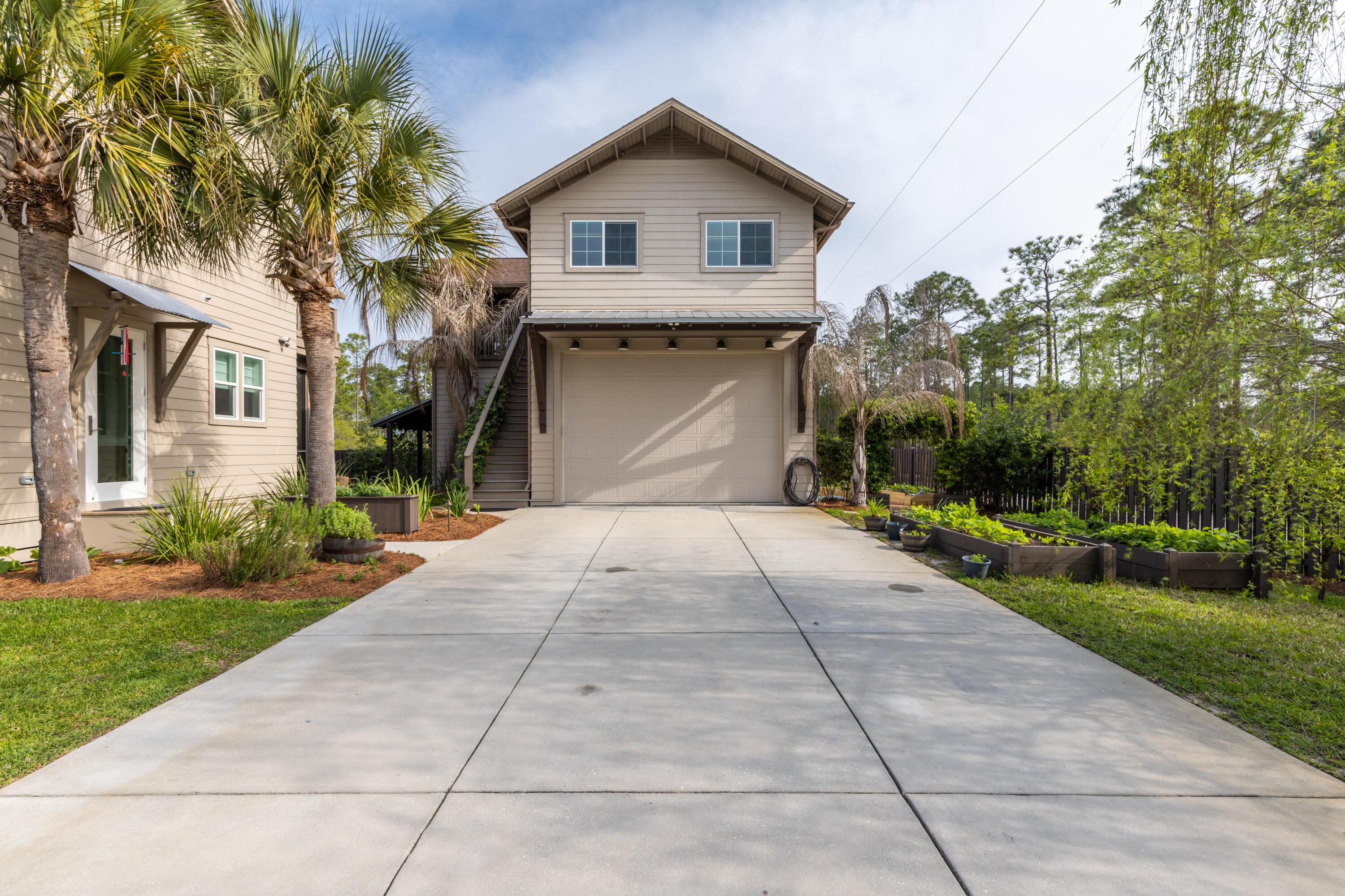 EXCLUSIVE BEACH - Residential