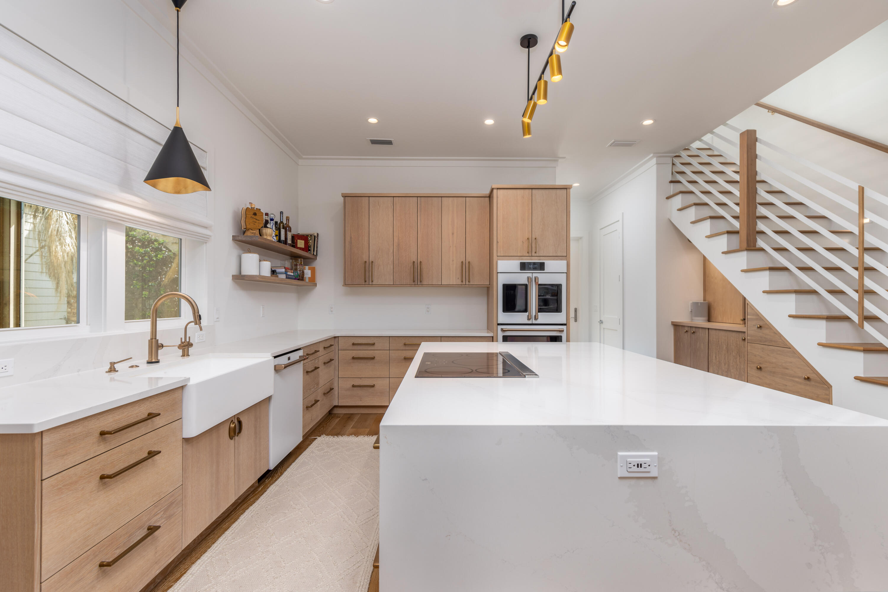 EXCLUSIVE BEACH - Residential