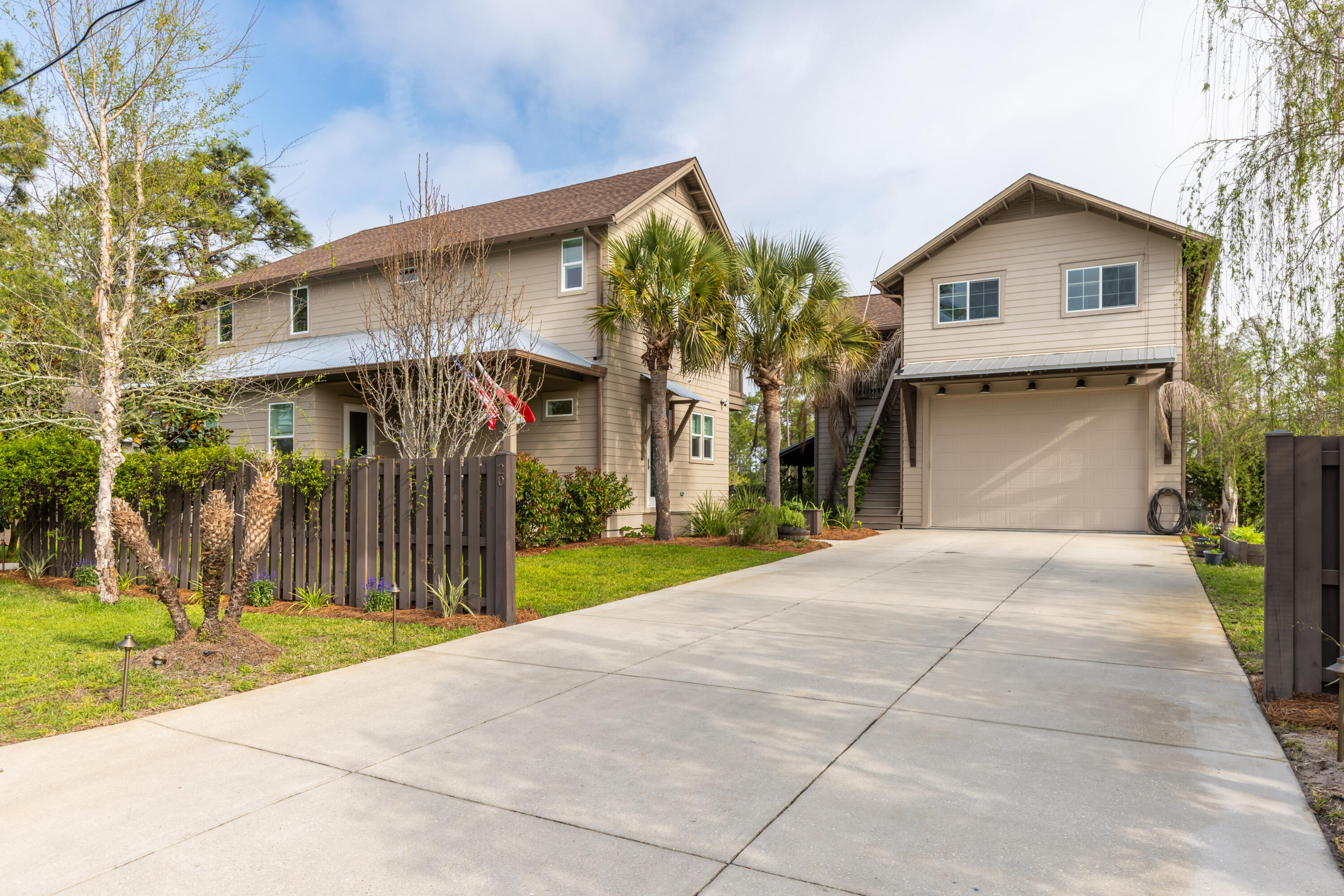 EXCLUSIVE BEACH - Residential