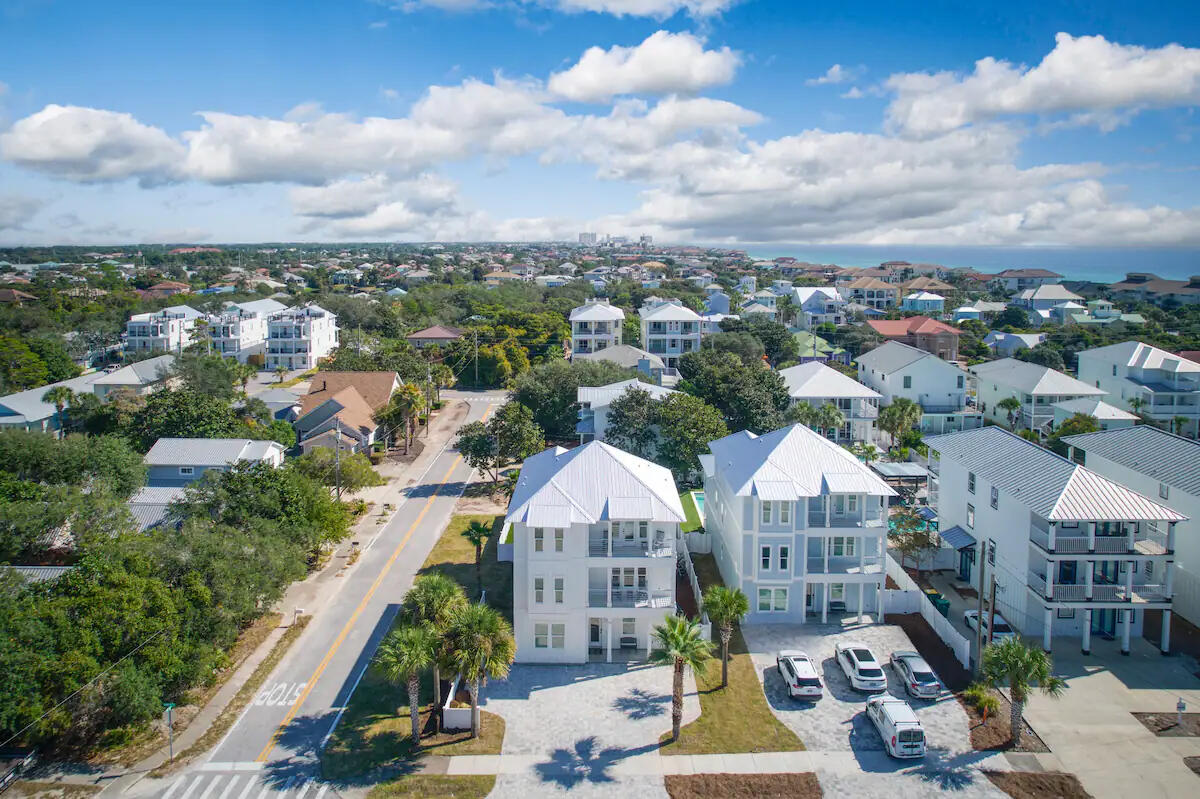 CRYSTAL BEACH - Residential