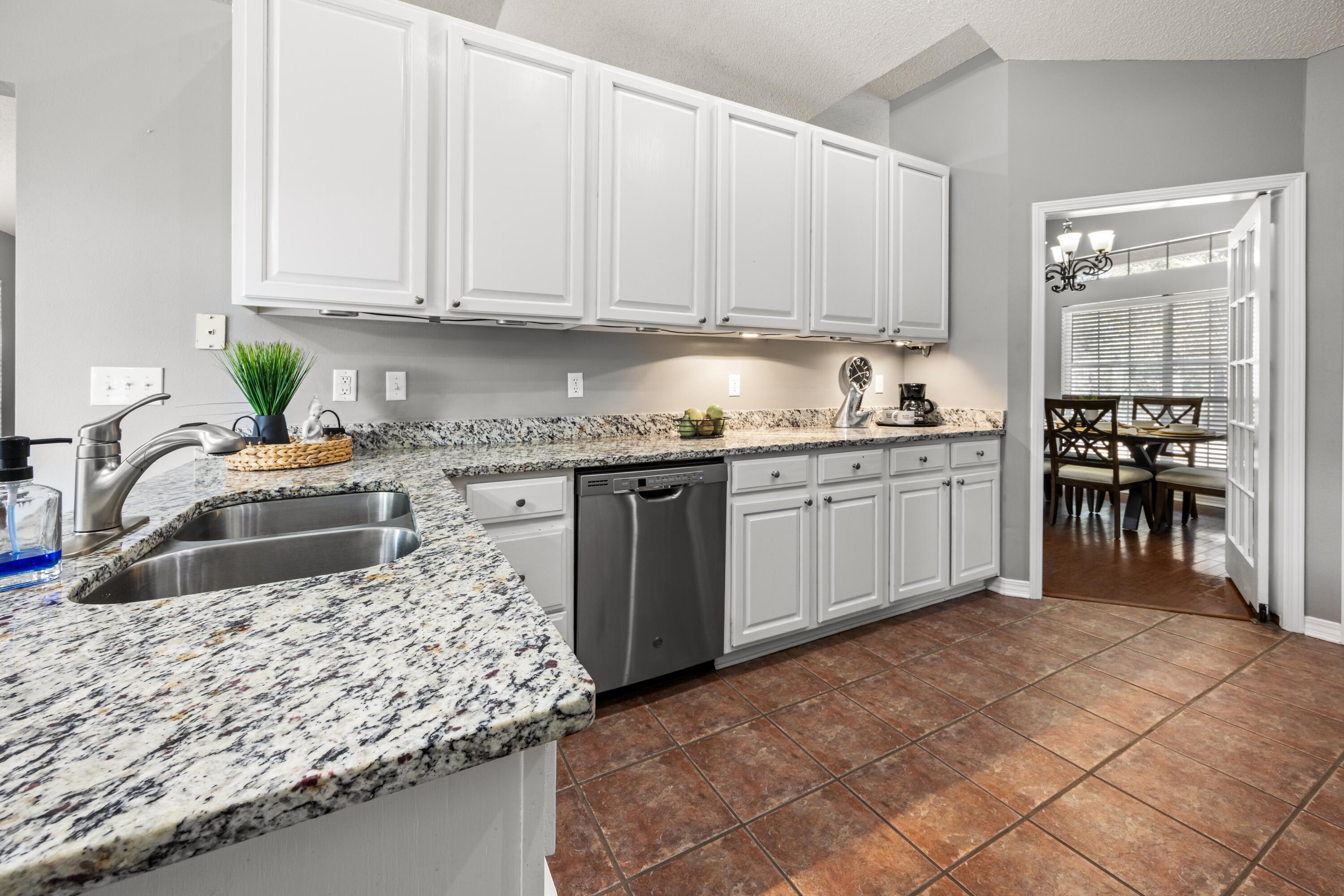 COUNTRY CLUB ESTATES 1 OF CRESTVIEW - Residential