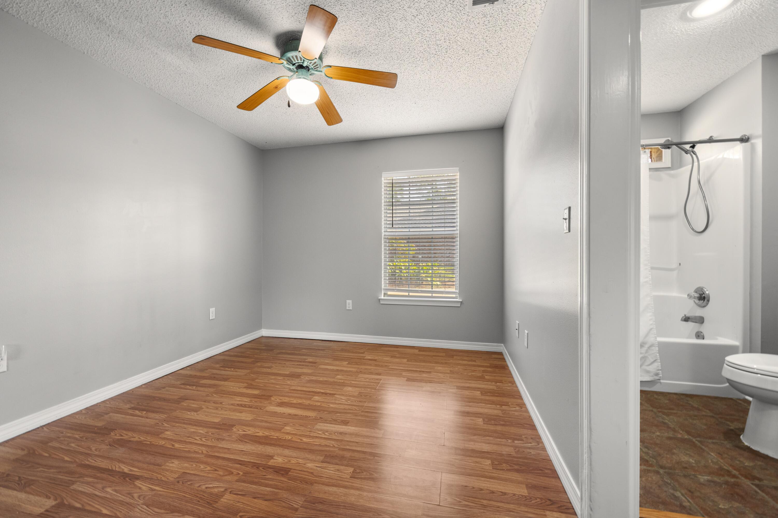 COUNTRY CLUB ESTATES 1 OF CRESTVIEW - Residential