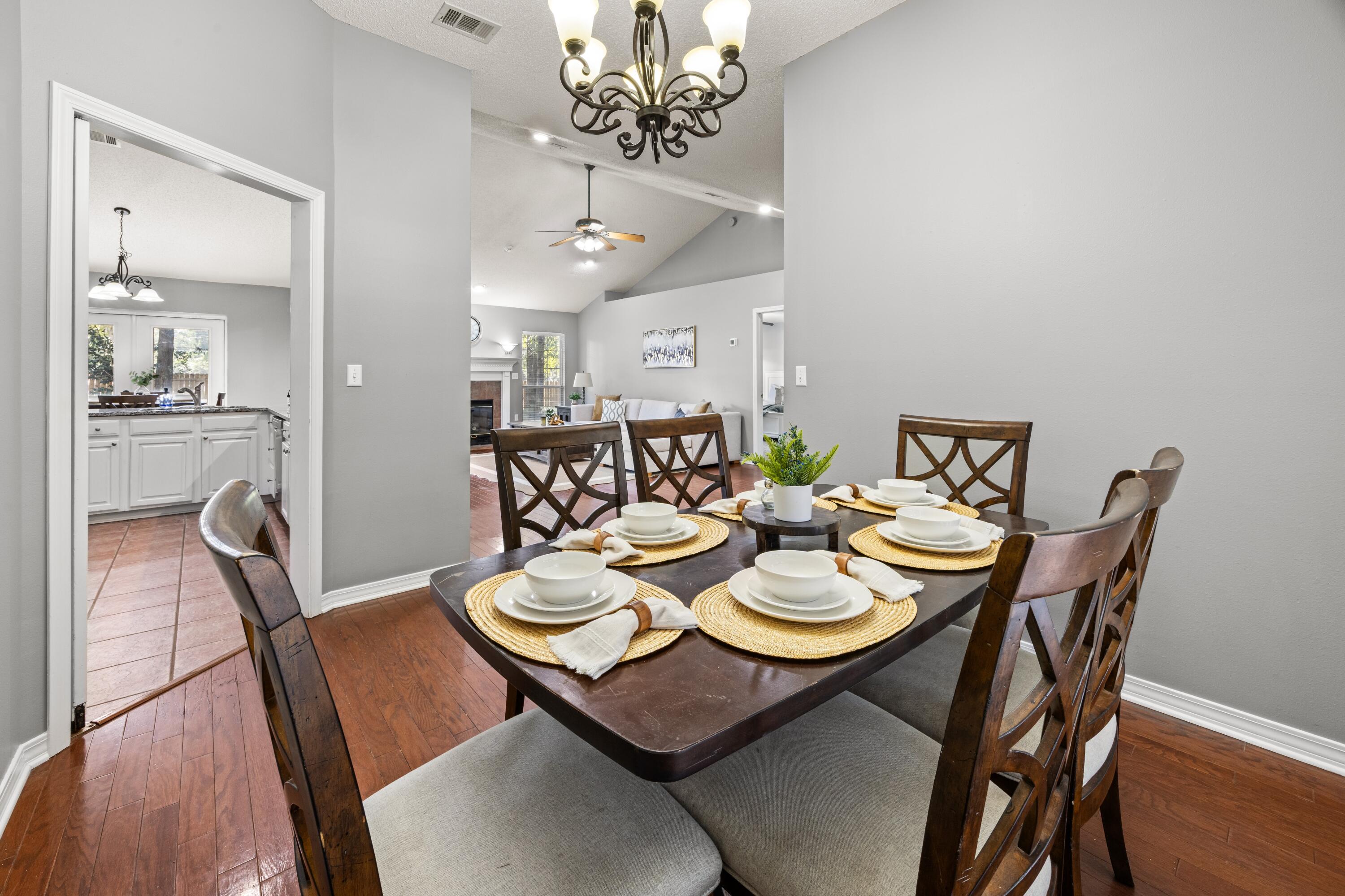 COUNTRY CLUB ESTATES 1 OF CRESTVIEW - Residential